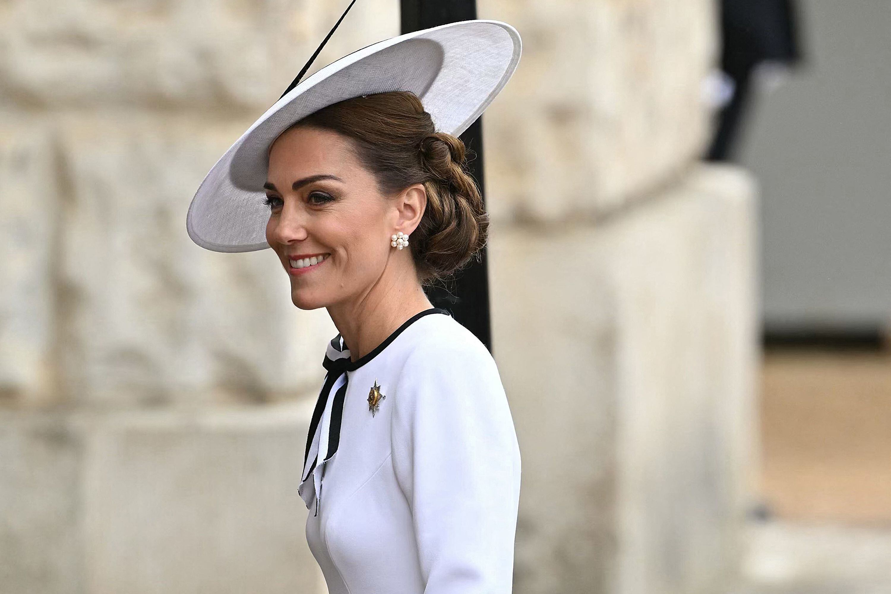 Kate Middleton impresionó con su elegancia y carisma.