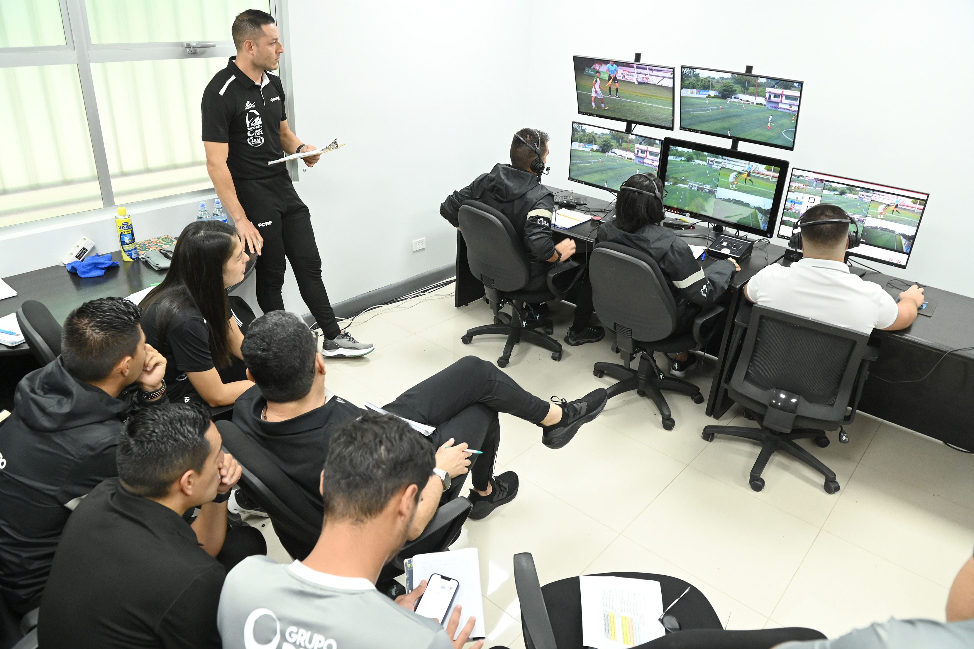 Los árbitros de Costa Rica y el VAR fueron evaluados el fin de semana por FIFA, un paso clave para poner en marcha el video arbitraje en Costa Rica. 