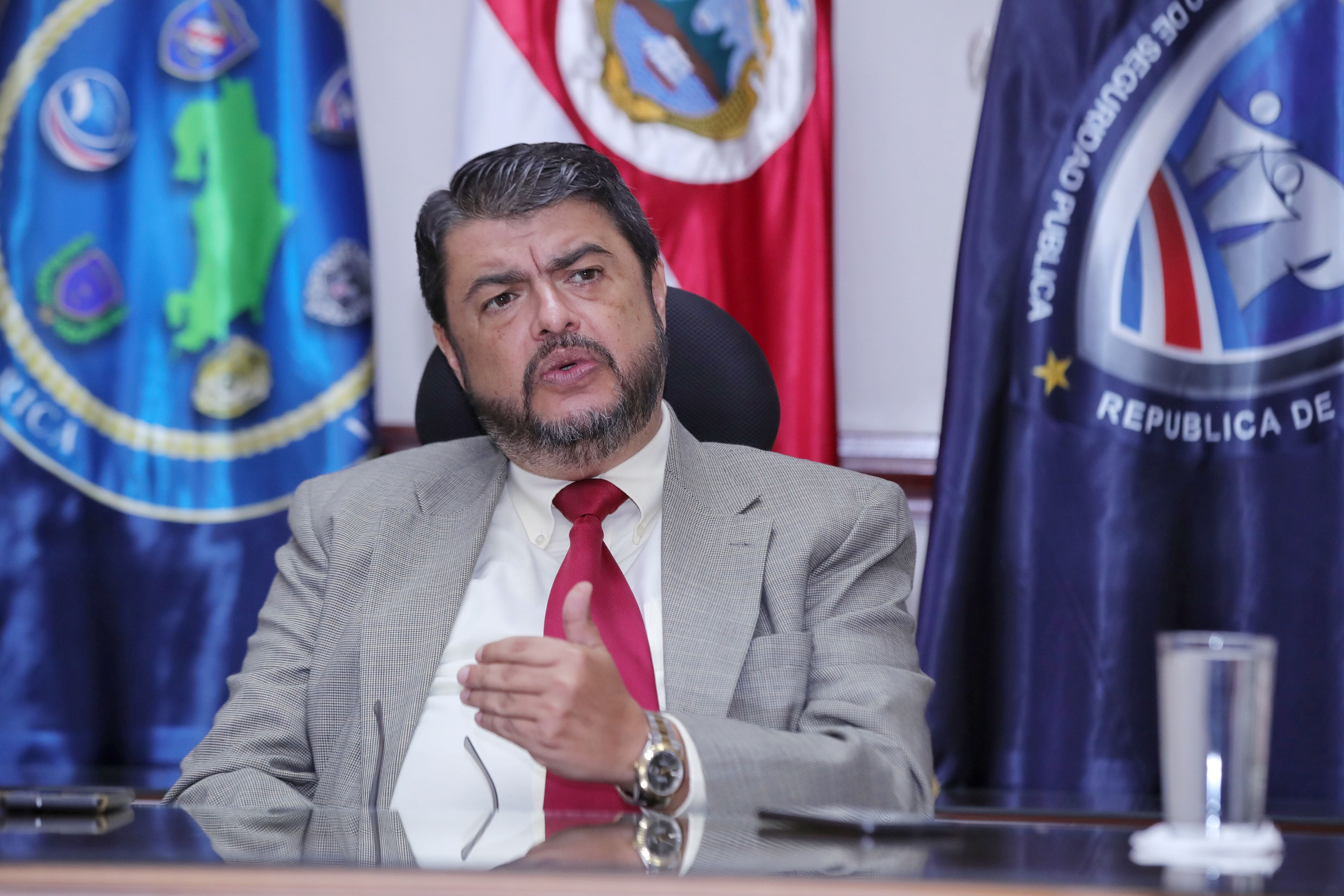 El ministro de Seguridad Pública, Mario Zamora, pidió a la Comisión de Seguridad y Narcotráfico un careo con el corresponsal del diario 'El Universal'. 