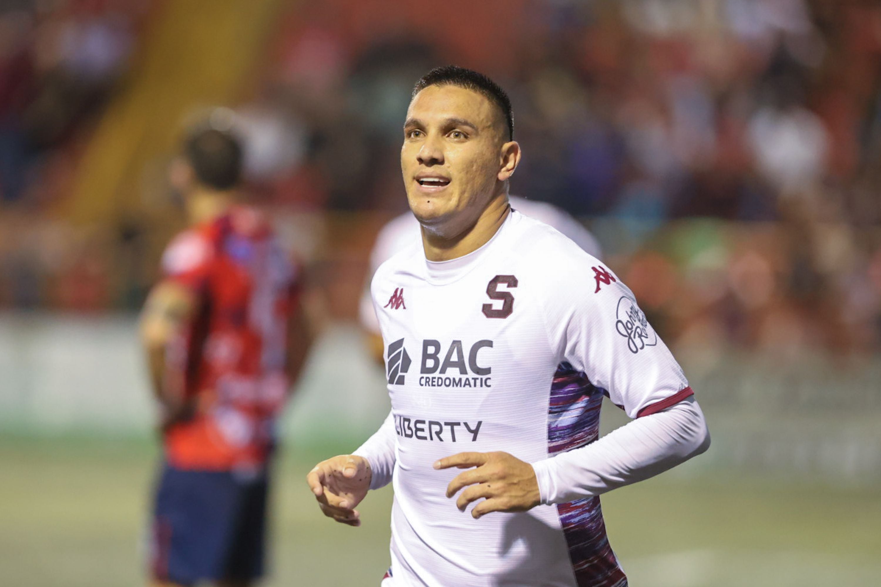 David Guzmán aprovecha la nueva oportunidad dada por el fútbol