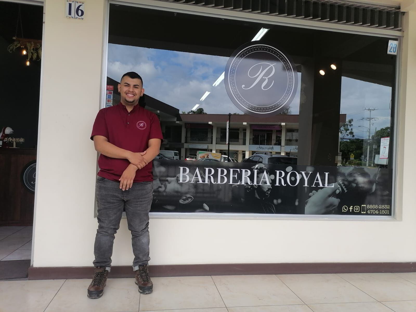 Rafael Montoya acepta Bitcón en su barbería desde hace 7 meses. Aunque que ese método de pago no es tan recurrente en su negocio, sí acepta que le ha atraído algunos clientes.