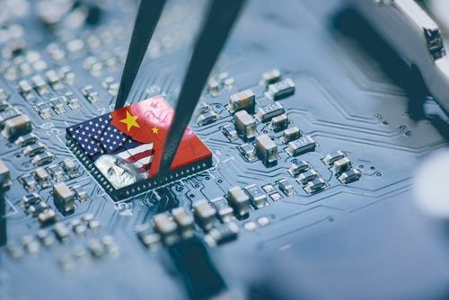 En octubre, Estados Unidos amplió sus normas de control de exportaciones para restringir aún más los envíos a China de microprocesadores informáticos avanzados y equipos para la fabricación de semiconductores. Fotografía:



