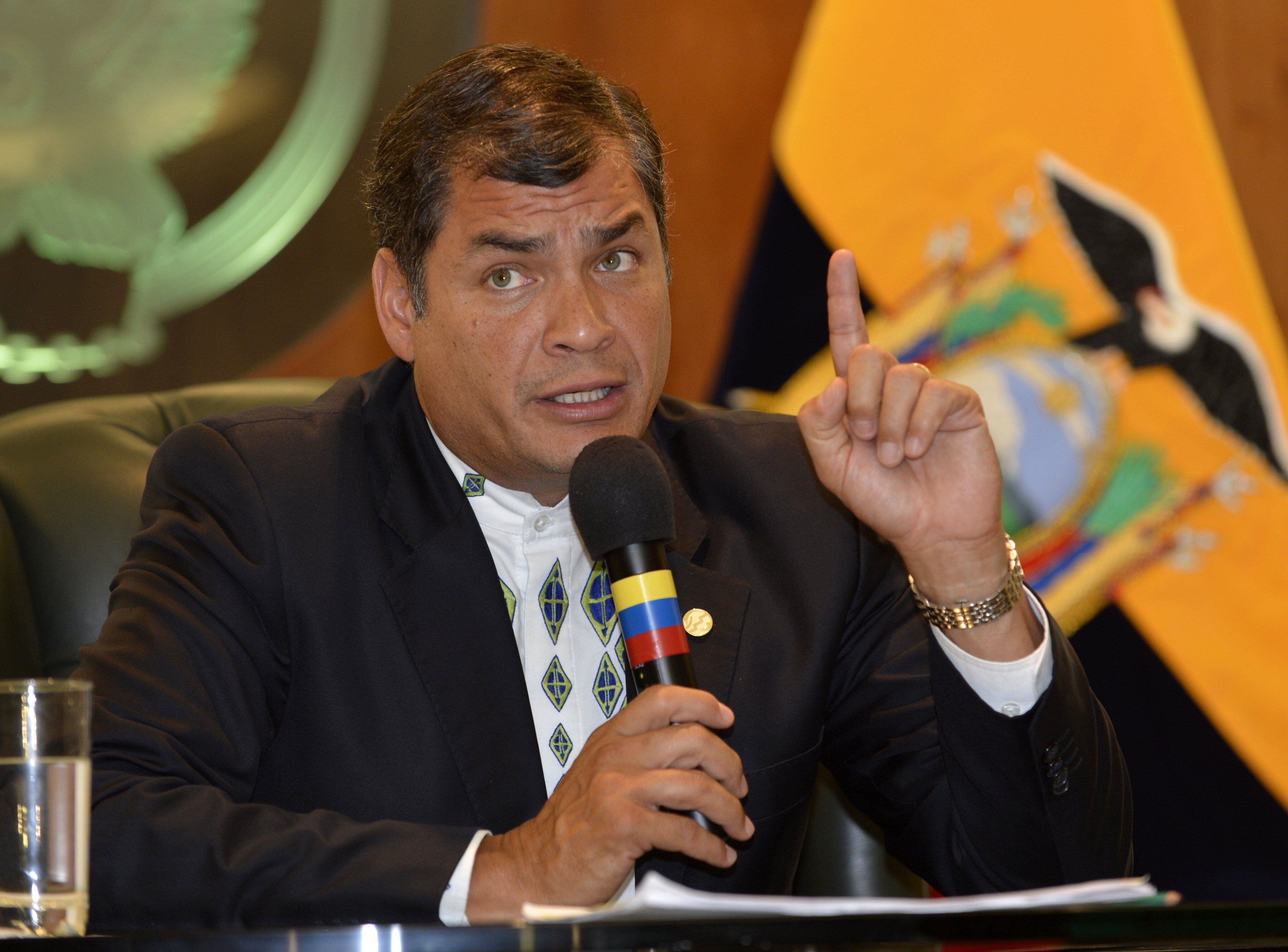 Rafael Correa, expresidente de Ecuador, considera que el crimen organizado le ha declarado la guerra a su país. 