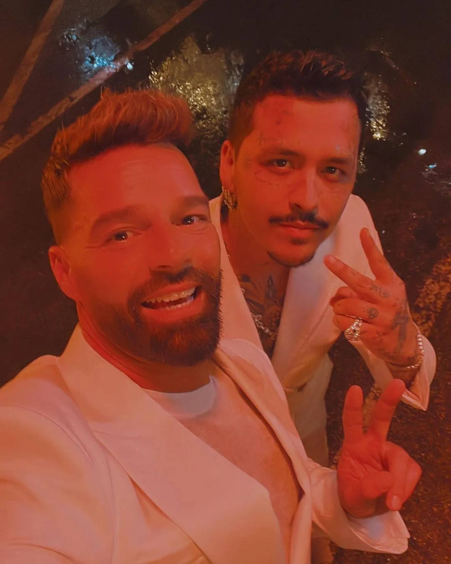 Ricky Martin compartió en su cuenta de Instagram que trabaja junto a Christian Nodal. Ninguno de los dos brindó detalles de la colaboración
