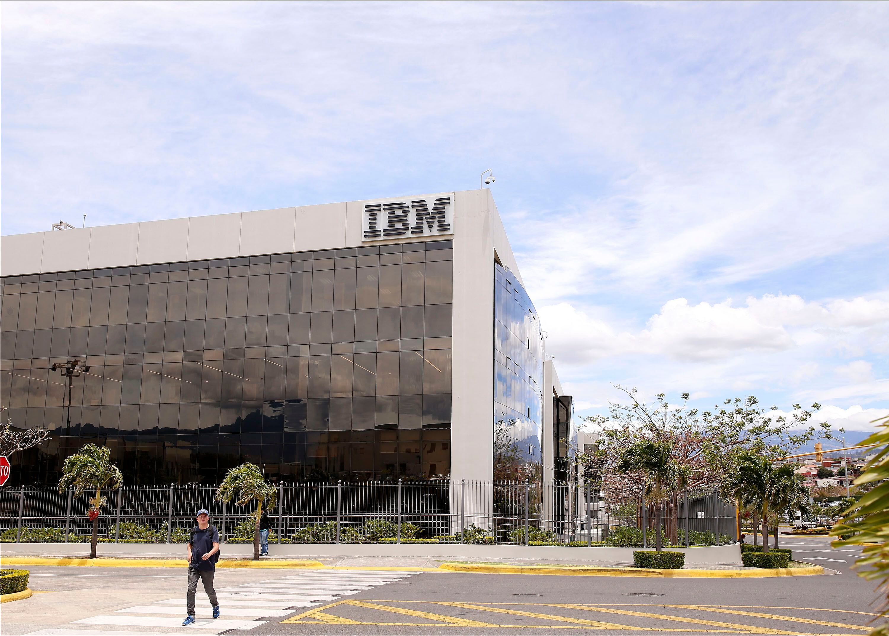 IBM, con operaciones en Costa Rica, despedirá a 3.900 empleados, es decir, el 1% de su planilla global como parte de un proceso de reestructuración empresarial. En la imagen, uno de los edificios de la multinacional en Heredia.
