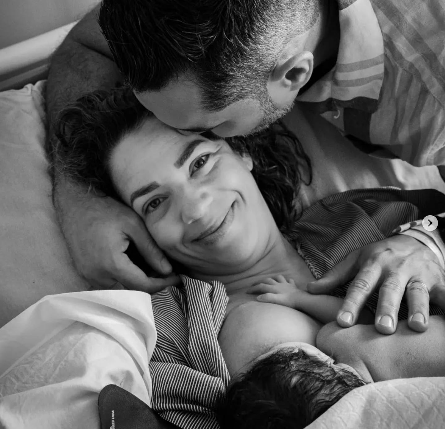 Lussania Víquez durante el nacimiento de sus bebés Antonella y Alessandro