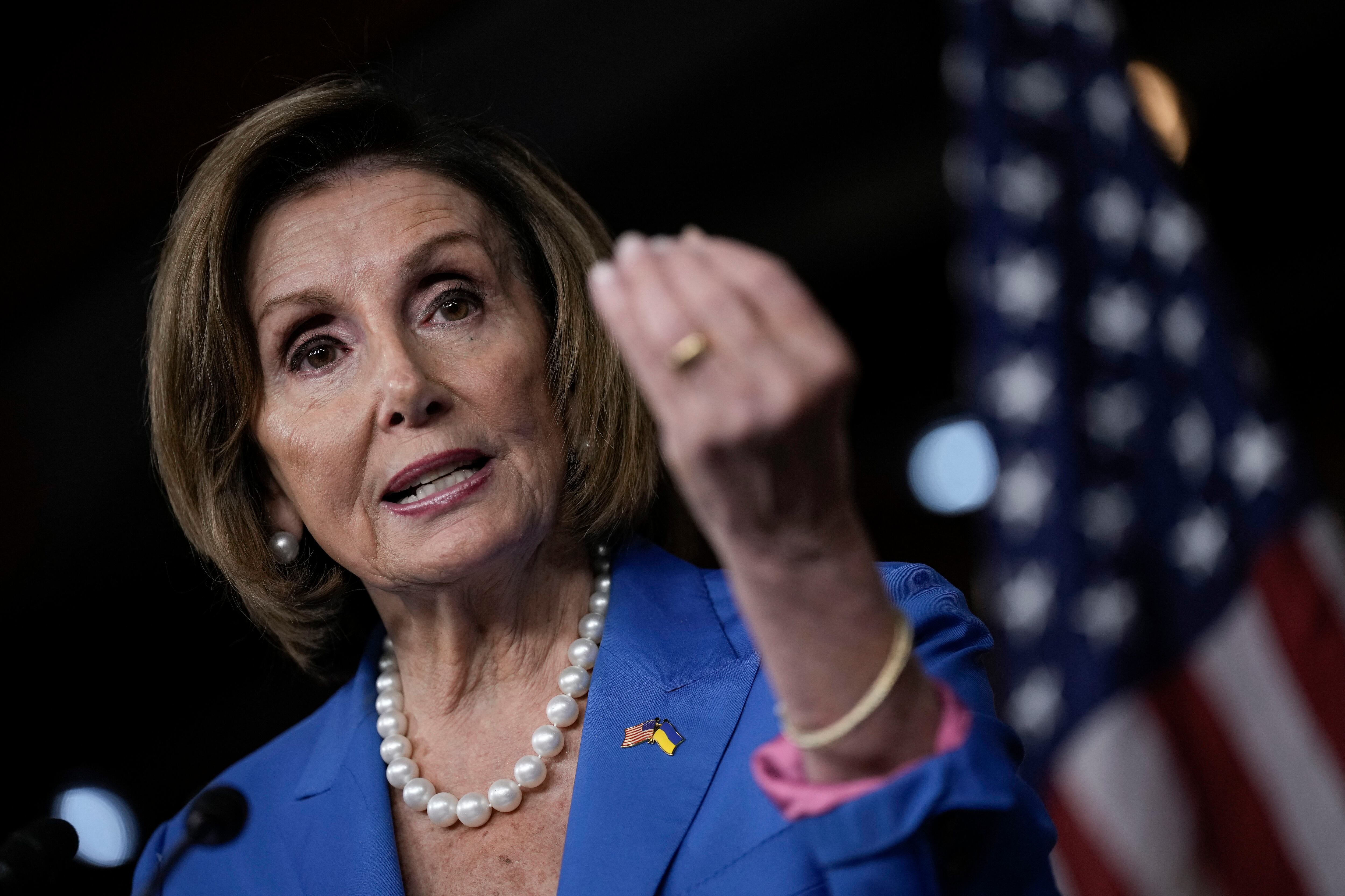 La expresidenta de la Cámara de Representantes, Nancy Pelosi, le dio a entender a Joe Biden que está tomando la decisión incorrecta al continuar con su candidatura presidencial.  Foto: Drew Angerer/Getty Images/AFP 