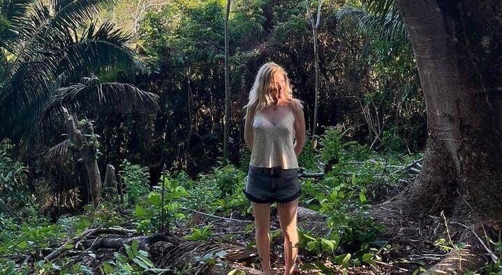 Cantante británica Ellie Goulding disfruta del bosque tropical seco en Guanacaste. (Foto: Archivo)
