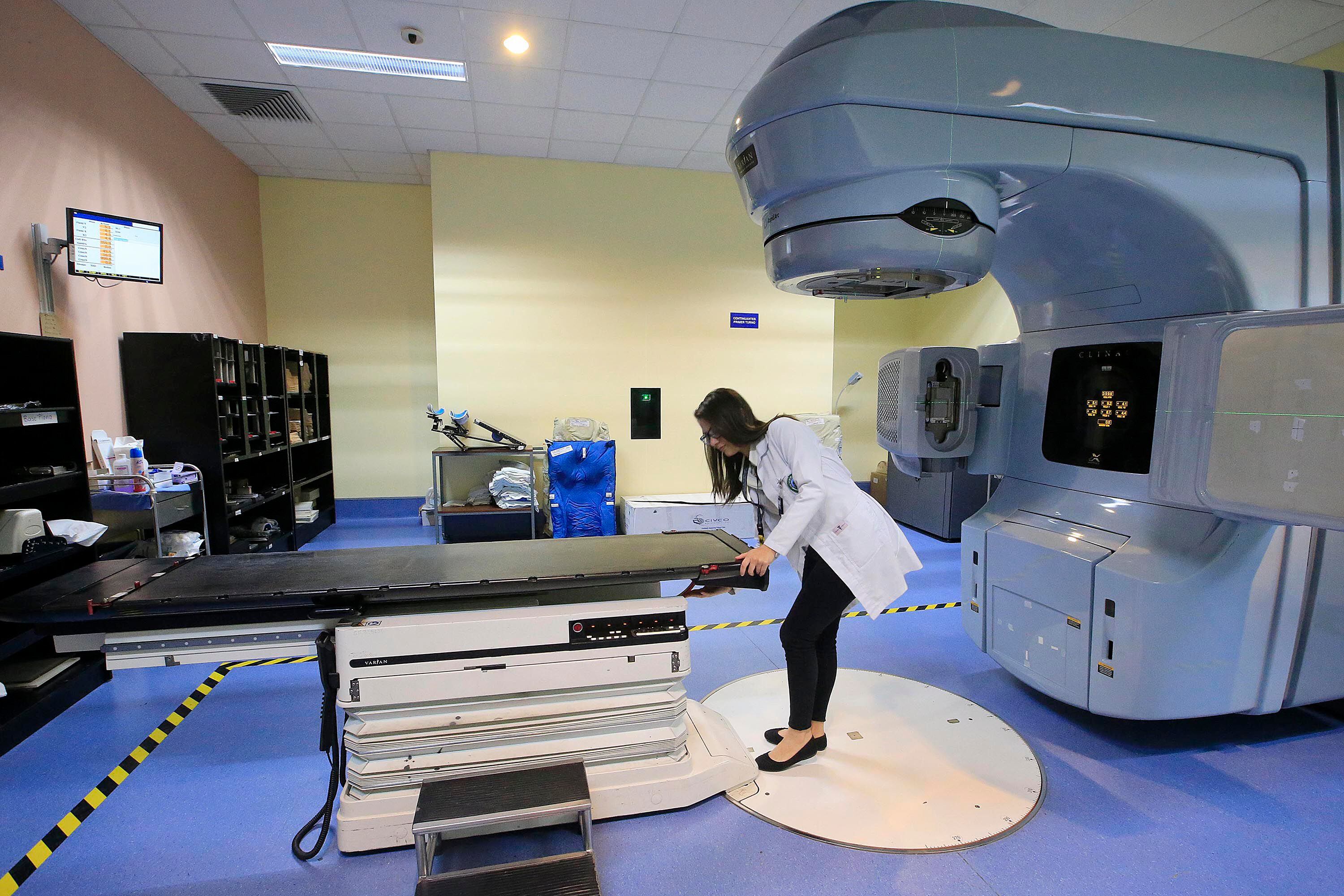 Enfermos de cáncer sufren por fallos en equipos de radioterapia: mitad de aceleradores dañados
