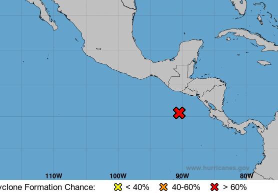 El  sistema de baja presión en el Pacífico tiene un 80% de posibilidades de transformarse en ciclón en 48 horas. Imagen: Centro Nacional de Huracanes.