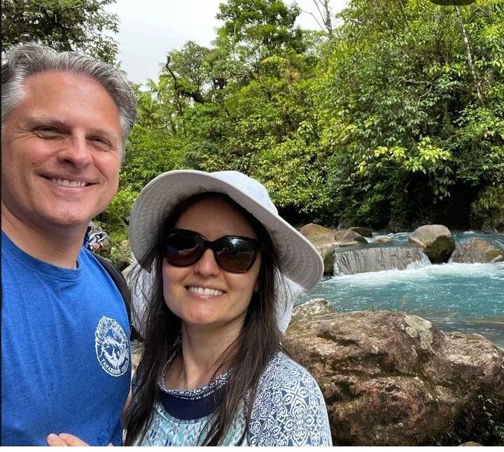 Danica McKellar compartió con sus miles de seguidores en Instagram cómo disfrutó de sus vacaciones en Costa Rica junto a su pareja.