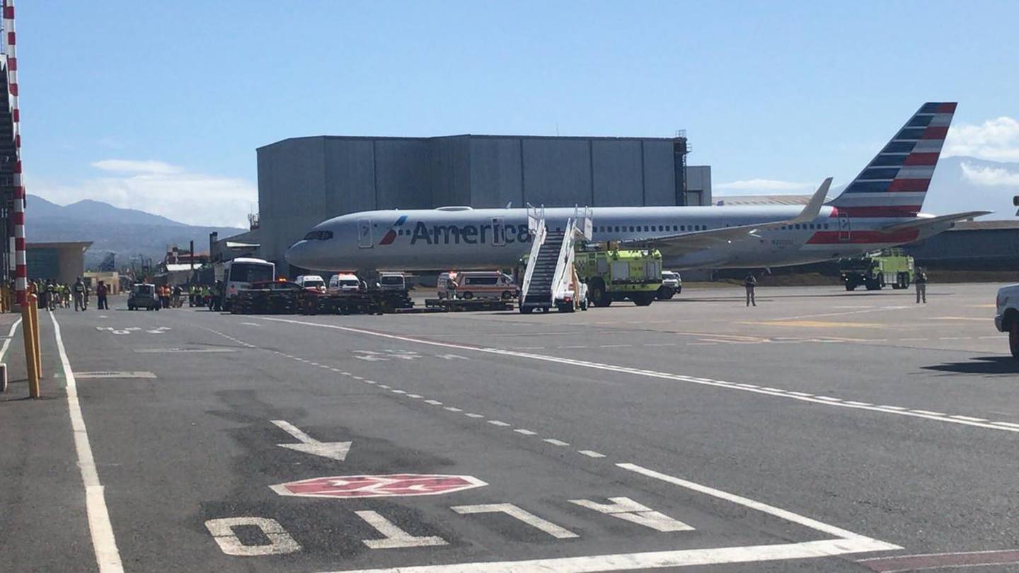 A las 9:20 a. m. el avión que había  salido a las 7:26 a. m. aterrizó sin problemas en nuestra principal terminal aérea en Alajuela. Foto: Suministrada por Shirley Vásquez.
