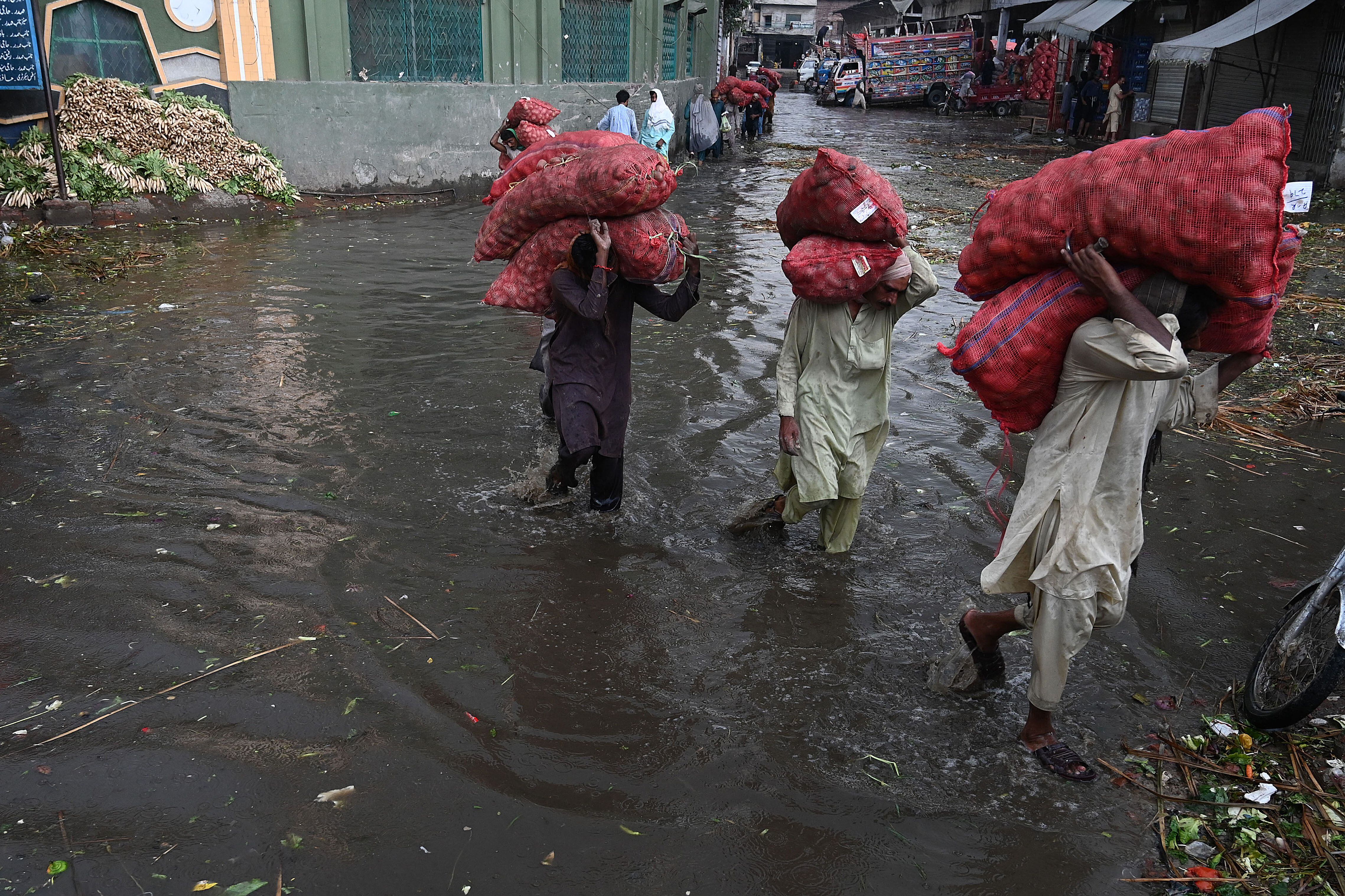 Más de 33 millones de habitantes, es decir un paquistaní de cada siete, se ven afectados por las inundaciones. FOTO: