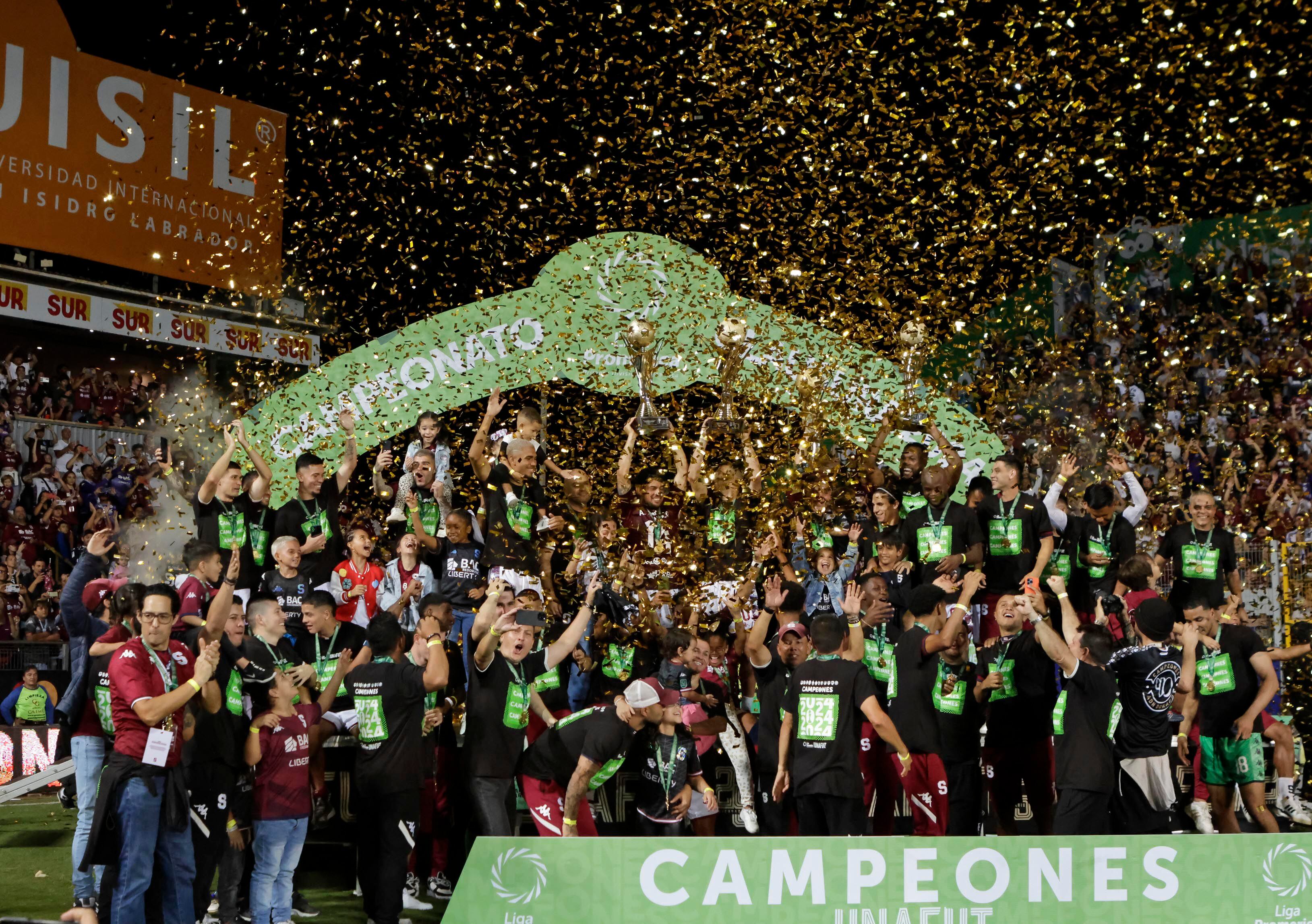 Final del del Torneo de Clausura 2024 entre el Saprissa y Liga Deportiva Alajuelense en el Estadio Ricardo Saprissa. Fotos: Mayela López