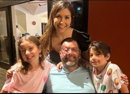 El periodista Gerardo Zamora está feliz de poder pasar la Navidad con su esposa Ginnés Rodríguez y sus hijos. Foto: Archivo.