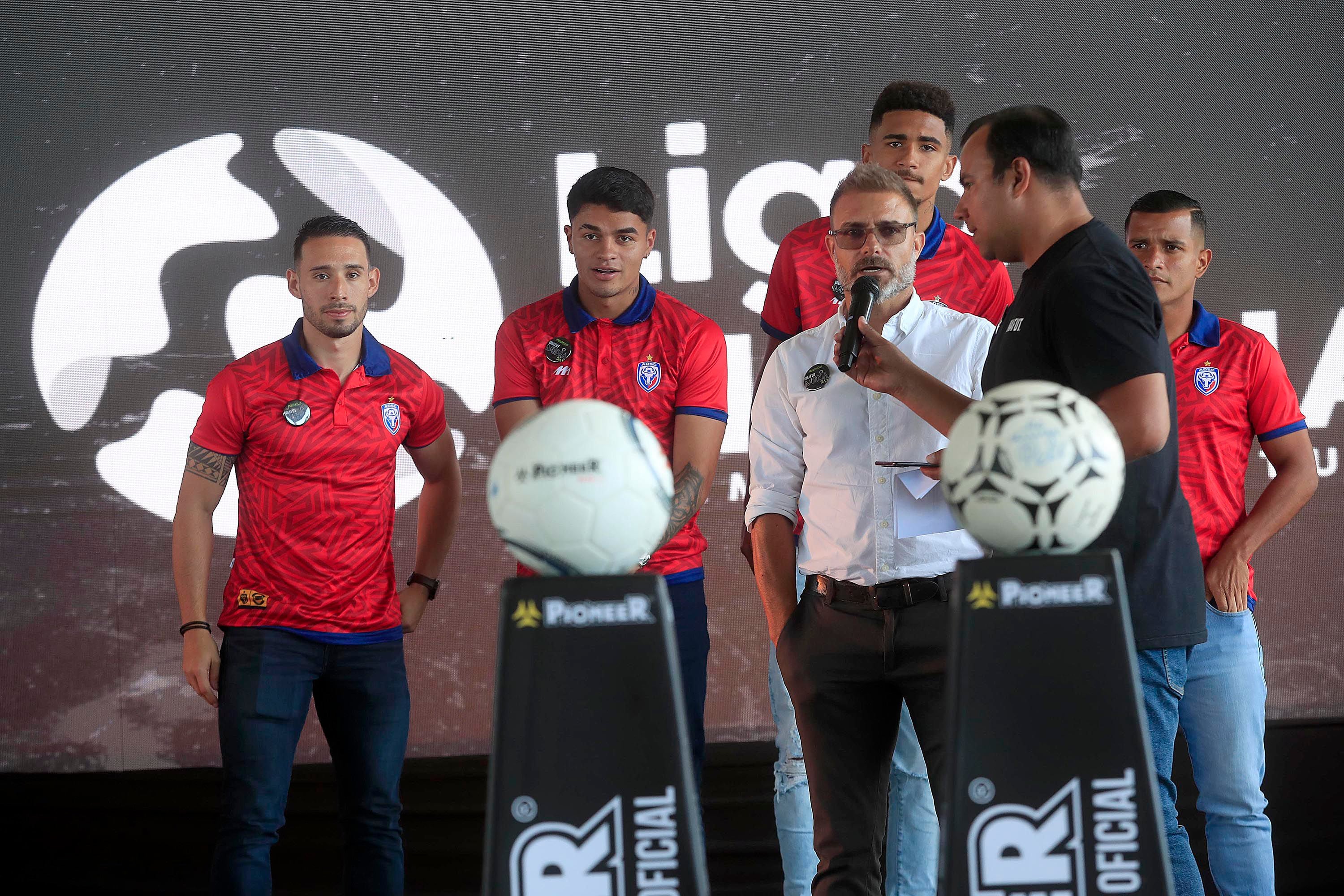 Víctor Abelenda, técnico de San Carlos, y varios de sus jugadores, se hicieron presentes en el Media Day que organizó la  Unafut. 