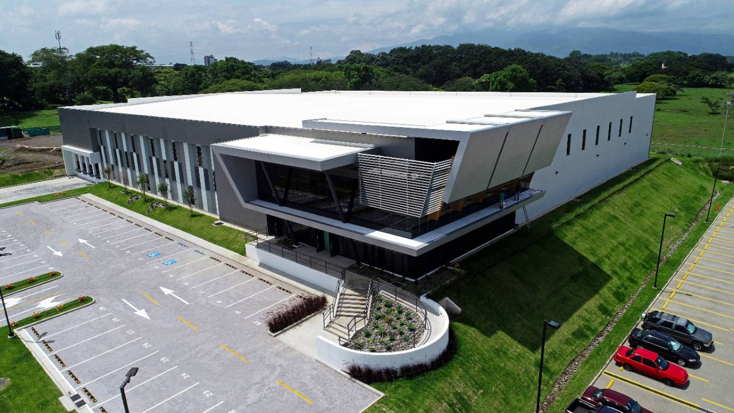 En solo cinco años, Segnini Exportaciones (Segex) creció de una instalación de 1.600 metros cuadrados a un modeno edificio de 5.000 metros cuadrados, en Zona Franca Coyol, Alajuela. Foto: Cortesía