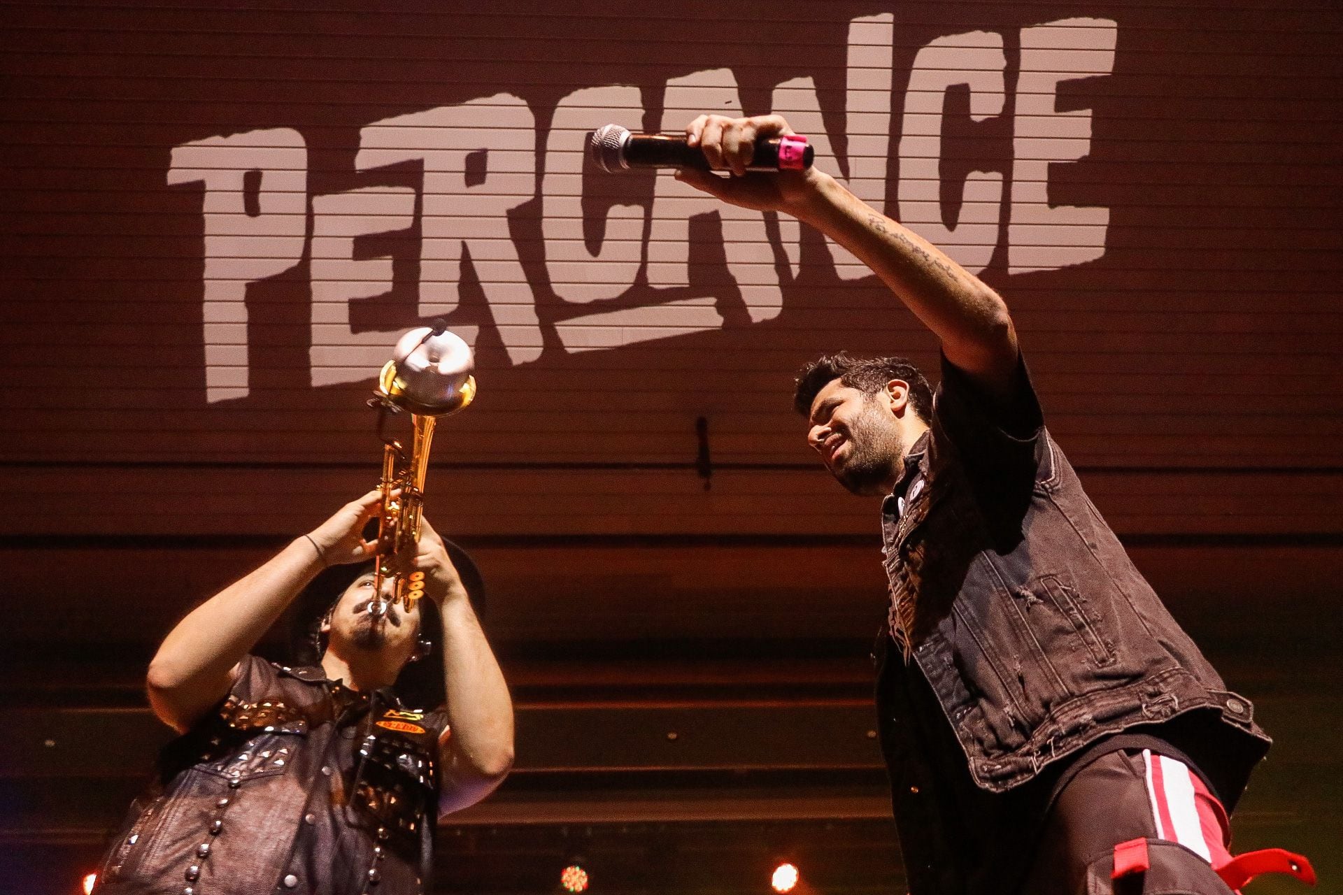 El trompetista Felipe Sandoval y el vocalista Esteban Ramírez son los encargados de seguir con el legado de Percance, pero ahora lo harán en México.