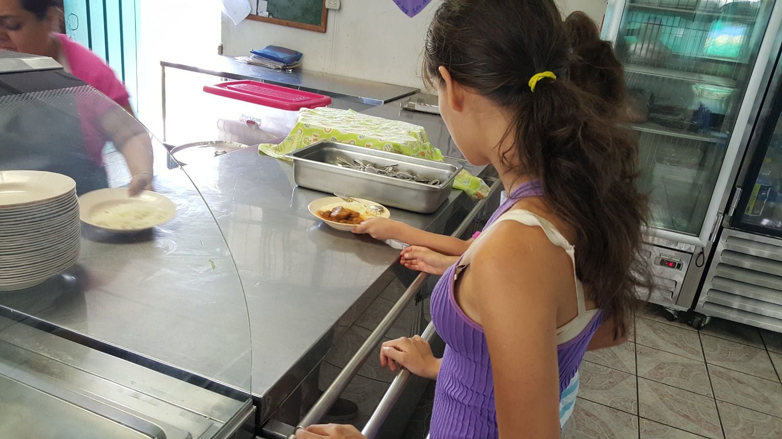 El servicio de comedores escolares durante las vacaciones pretende atender a los estudiantes de zonas más vulnerables. Foto: Cortesía