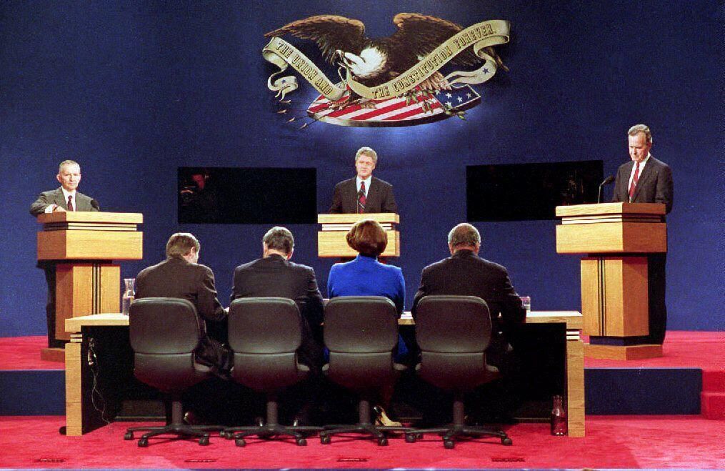 El segundo debate presidencial de 1992 contó con la presencia del candidato independiente Ross Perot. Foto: J. David Ake/AFP/Archivos