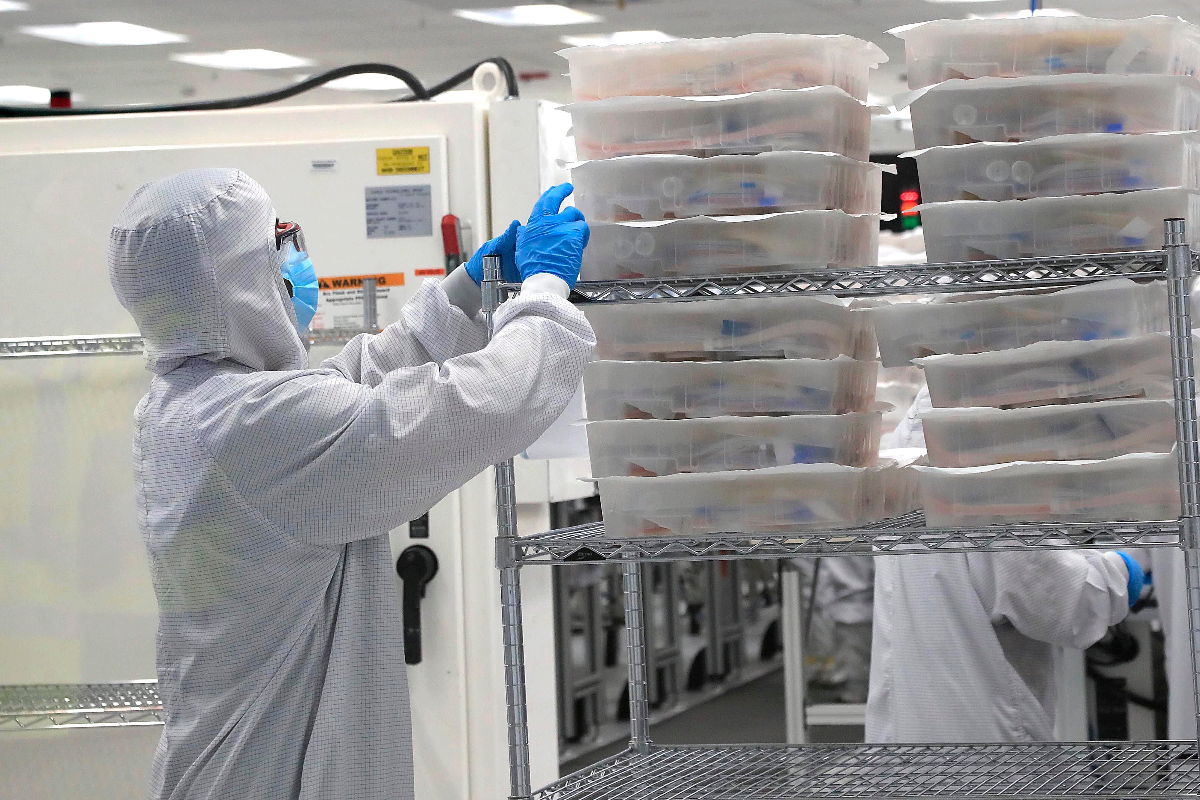 El sector de dispositivos médicos forma parte de las industrias que impulsó el crecimiento de la producción en abril. En la imagen, una fotografía de Terumo Blood and Cell Technologies (BCT), en la Zona Franca La Lima. 