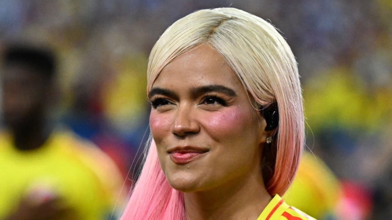 Karol G interpretó el himno nacional de Colombia al inicio del partido contra Argentina en la Copa América 2024.