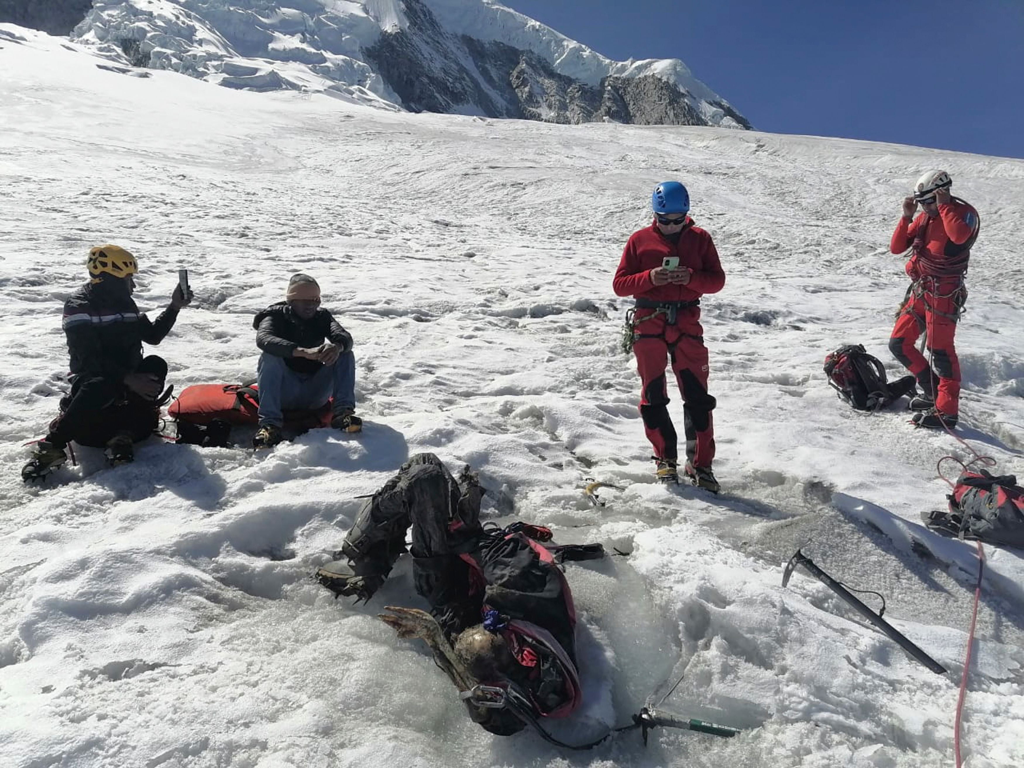 El nevado Huascarán, donde fue hallado el cuerpo momificado del alpinista estadounidense William Stampfl, desaparecido hace 22 años.