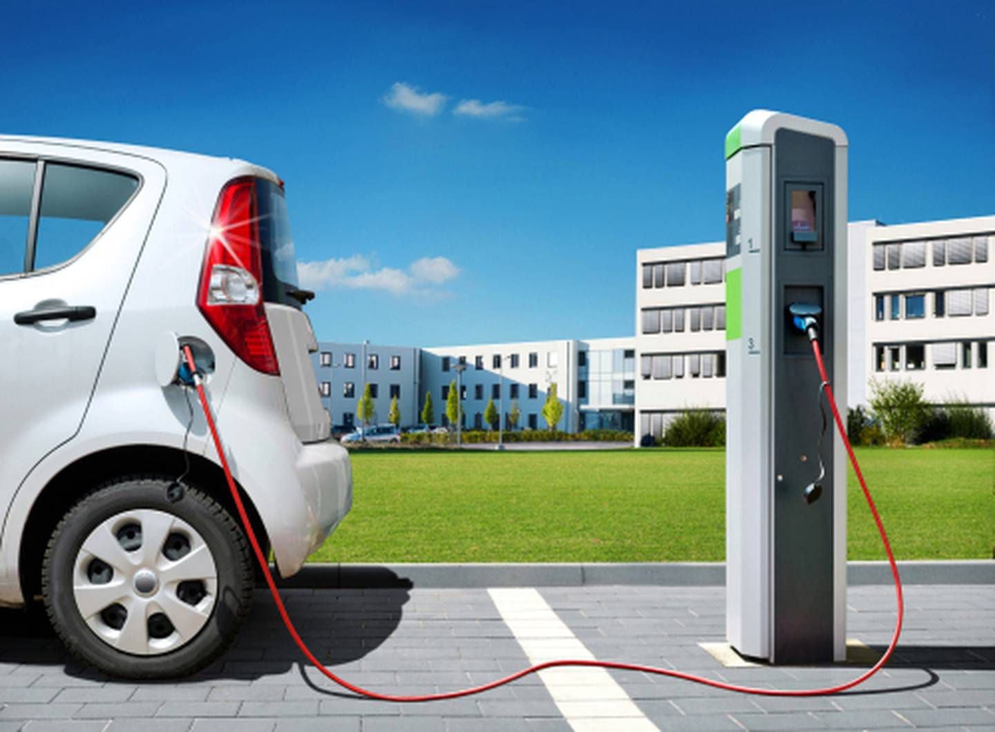 UE adopta aranceles adicionales de hasta un 38% a vehículos eléctricos chinos