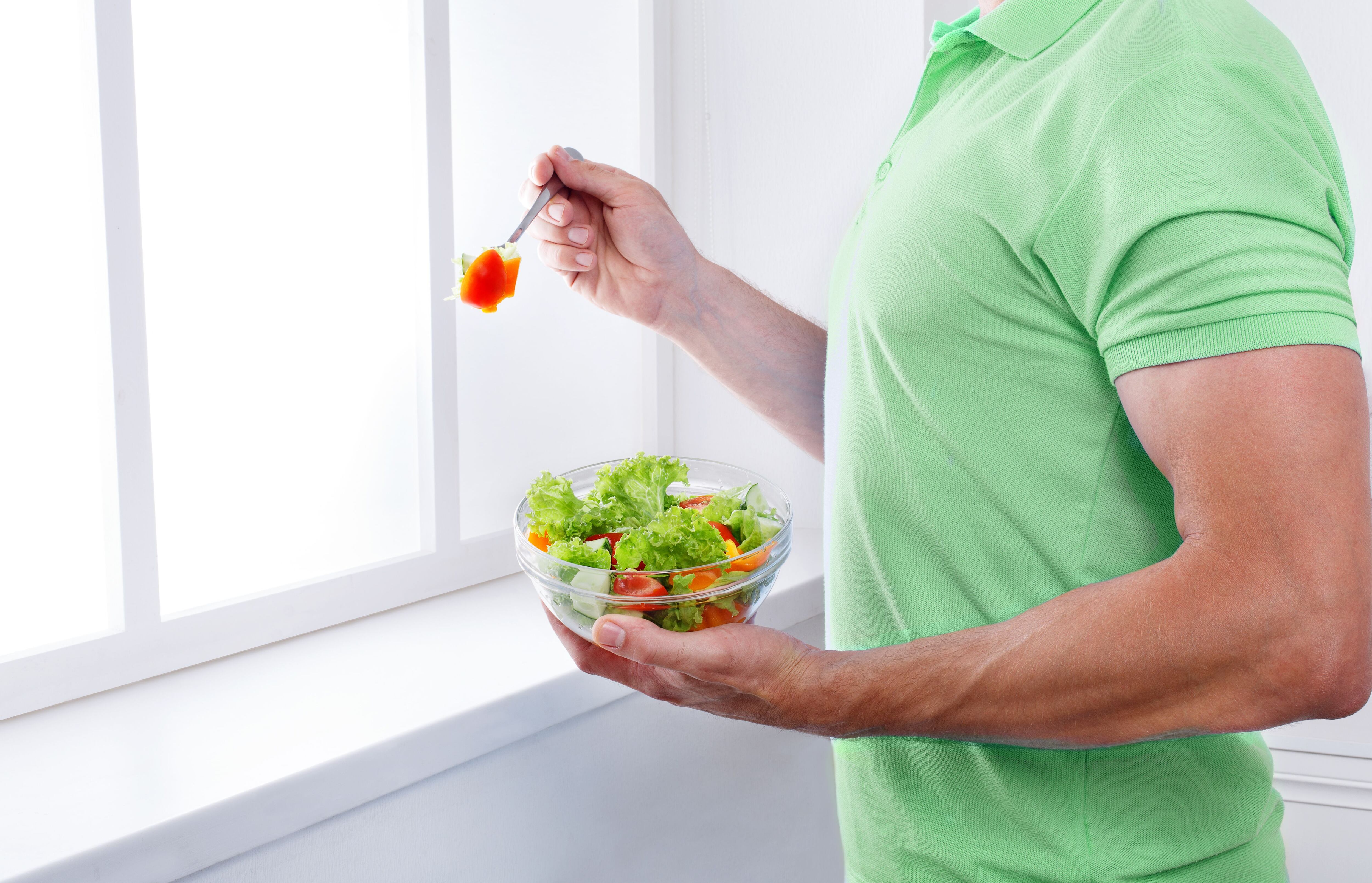 Una alimentación balanceada, que incluya frutas y verduras es vital para una buena salud digestiva. 

Fotografía: Shutterstock