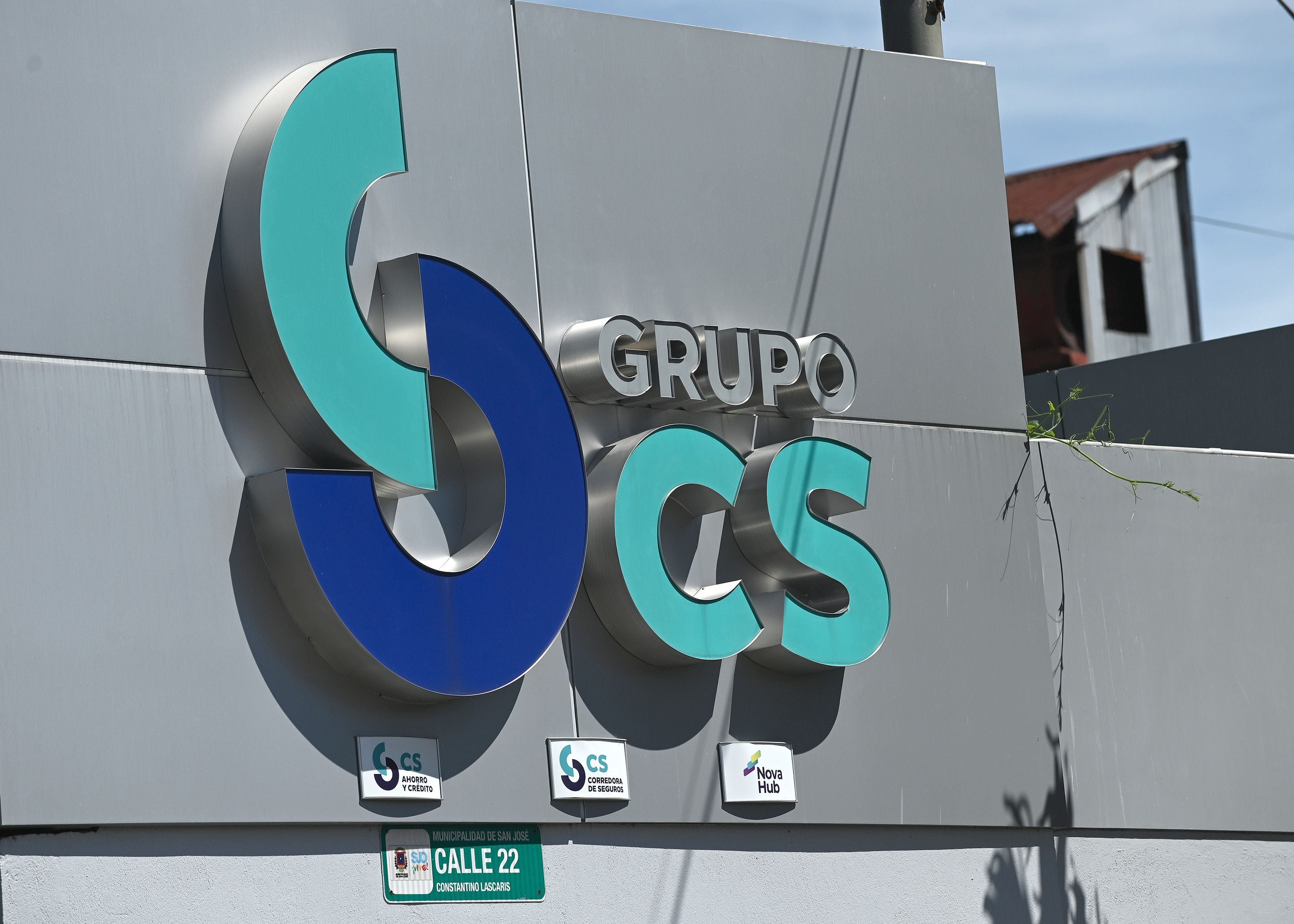 A partir del 2 de julio la sucursal de Coopeservidores en San Carlos, Alajuela cerró operaciones por decisión de la administración del proceso de resolución. La cooperativa mantiene activas 17 sucursales. 