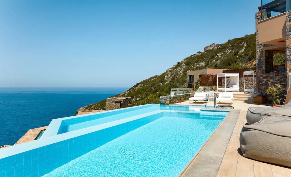 Mansión Villa se encuentra en el terreno turístico conocido como Daios Cove, en Grecia.  Fotografía: