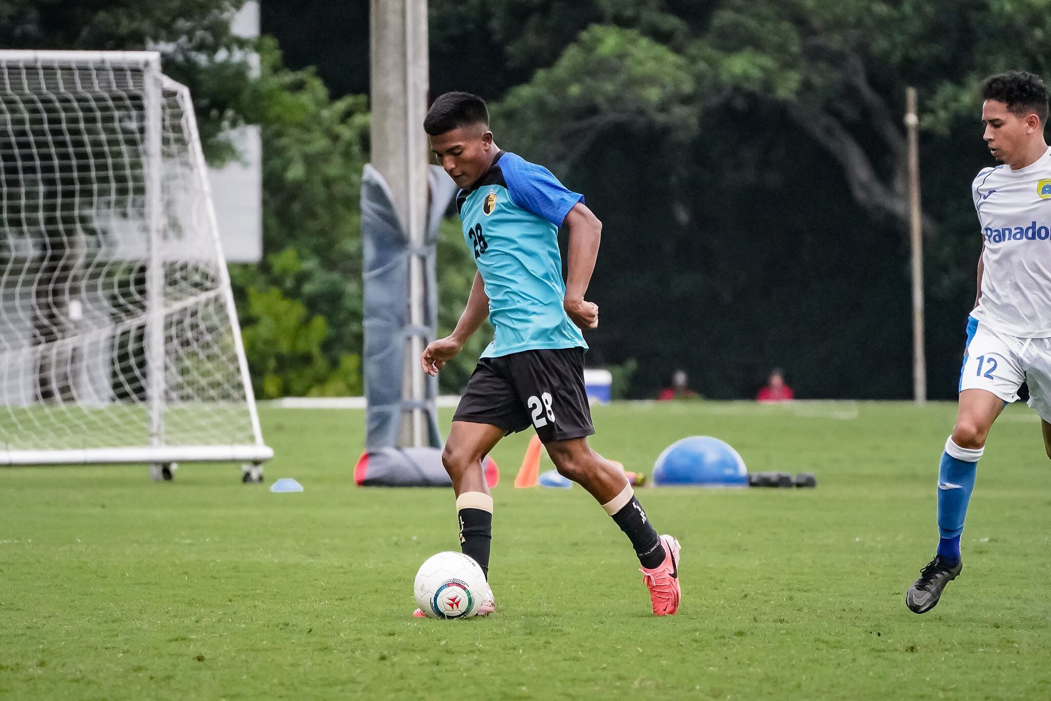 Oldemar Ruiz está haciendo pretemporada con el primer equipo del Municipal Liberia.