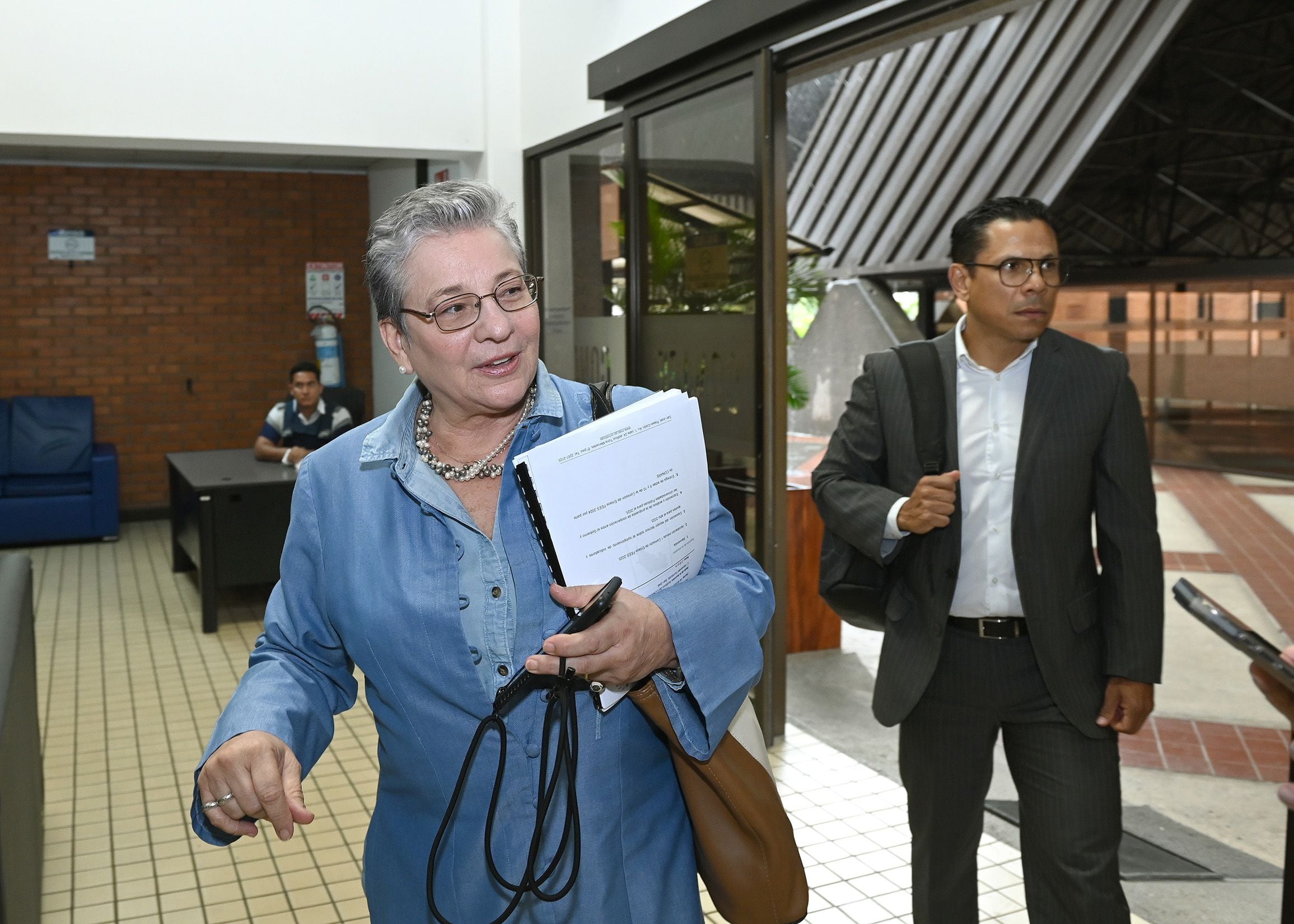 Anna Katharina Müller es la segunda ministra en la historia de Costa Rica en recibir un voto de censura. El primero fue Juan Diego Castro, en 1995, cuando dirigía el Ministerio de Seguridad. 