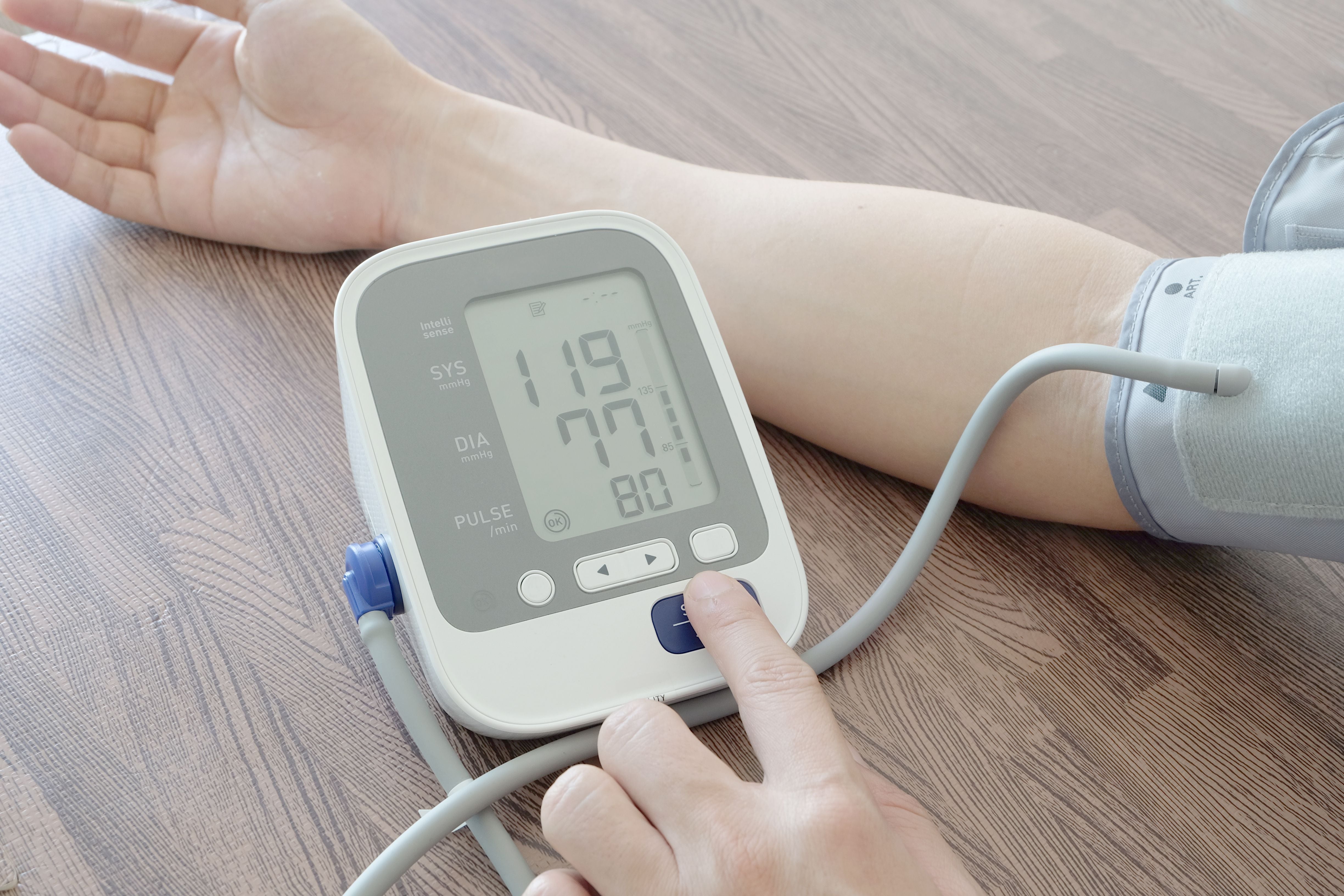 Hasta hasta 120/80 mmHg es considerada una presión arterial normal.