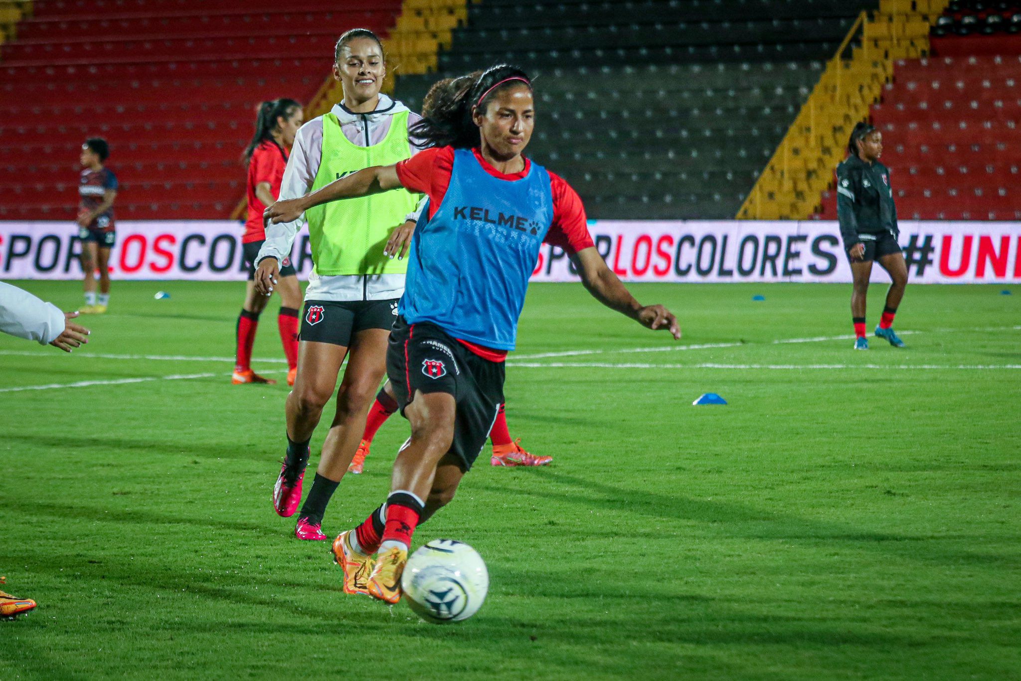 Shirley Cruz fue titular en el primer partido de su último torneo. La capitana de Alajuelense jugó los 90 minutos contra Sporting en el Morera Soto.