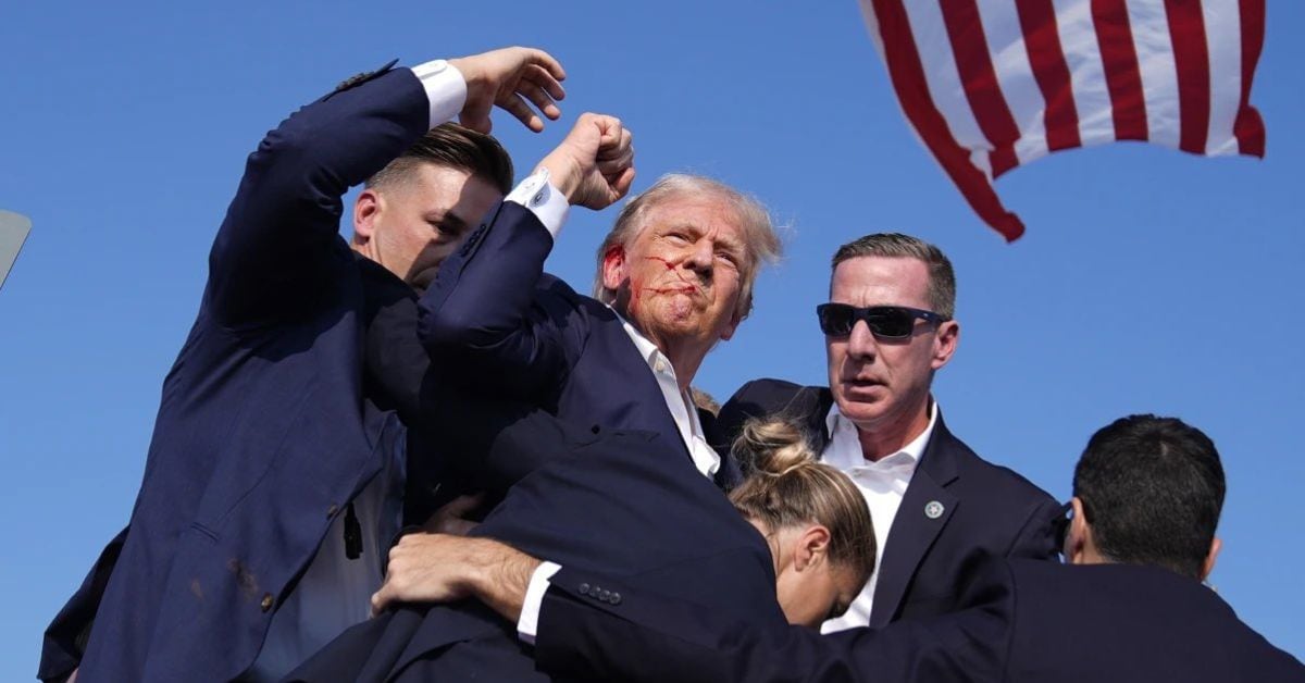 Foto de Trump tomada por Evan Vucci, de la Associated Press, el día del atentado. 