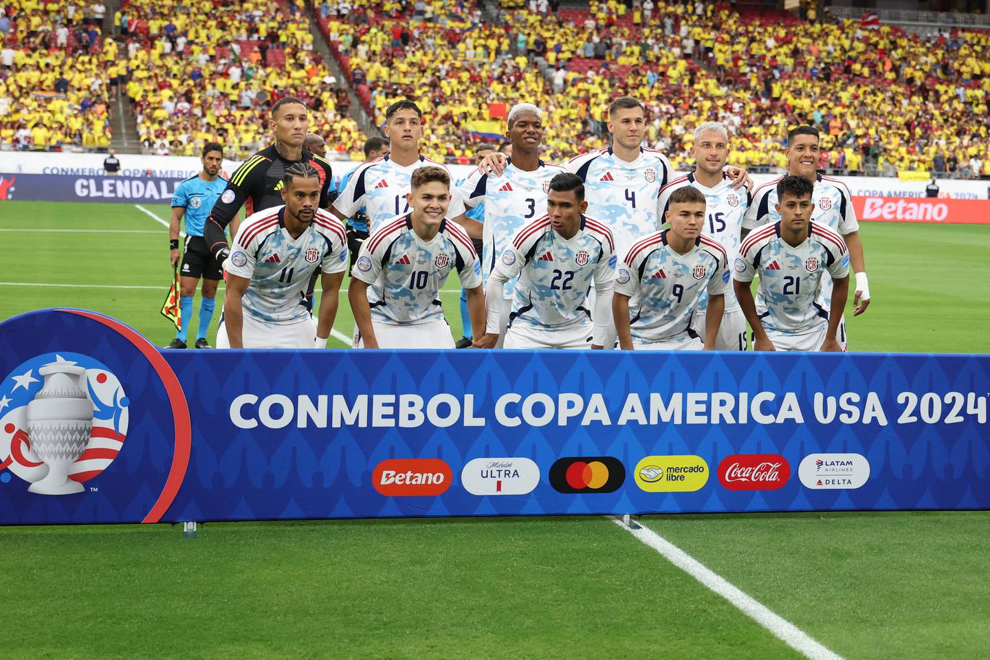GLENDALE, ARIZONA - JUNE 28: Players of Costa Rica pose for a team photo during the CONMEBOL Copa America 2024 Group D match between Colombia and Costa Rica at State Farm Stadium on June 28, 2024 in Glendale, Arizona.   Chris Coduto/Getty Images/AFP (Photo by Chris Coduto / GETTY IMAGES NORTH AMERICA / Getty Images via AFP)