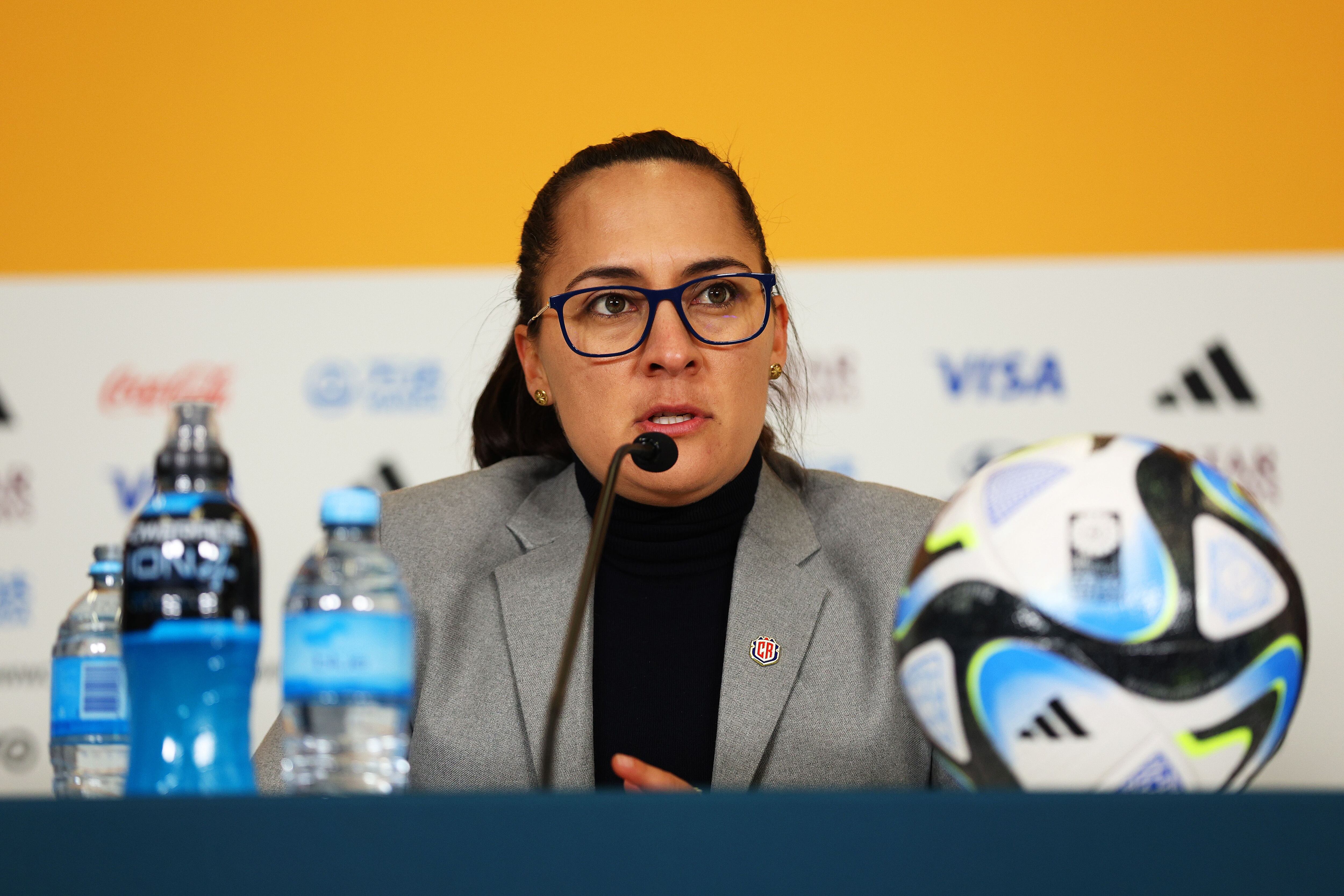 Amelia Valverde ofreció la rueda de prensa posterior al debut de la Selección Femenina de Costa Rica en el Mundial de Australia y Nueva Zelanda.