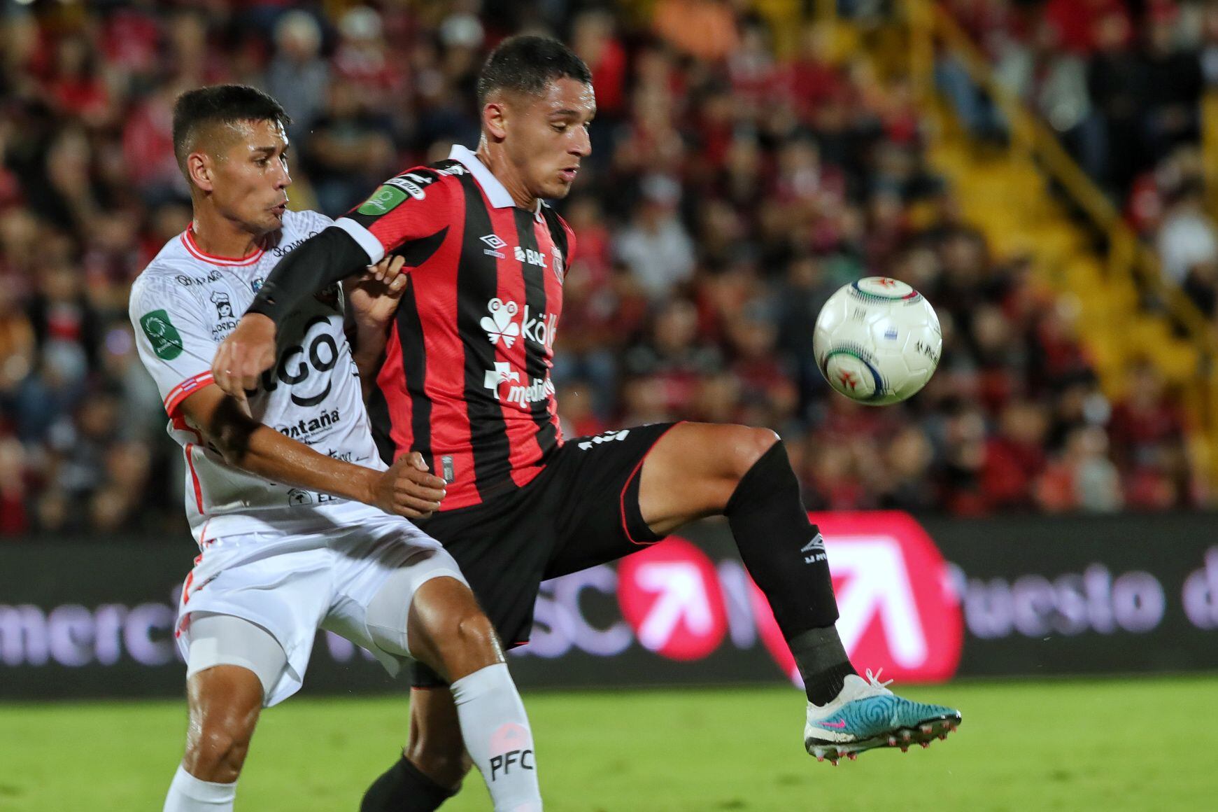 Doryan Rodríguez fue titular en el partido entre Alajuelense y Puntarenas FC.