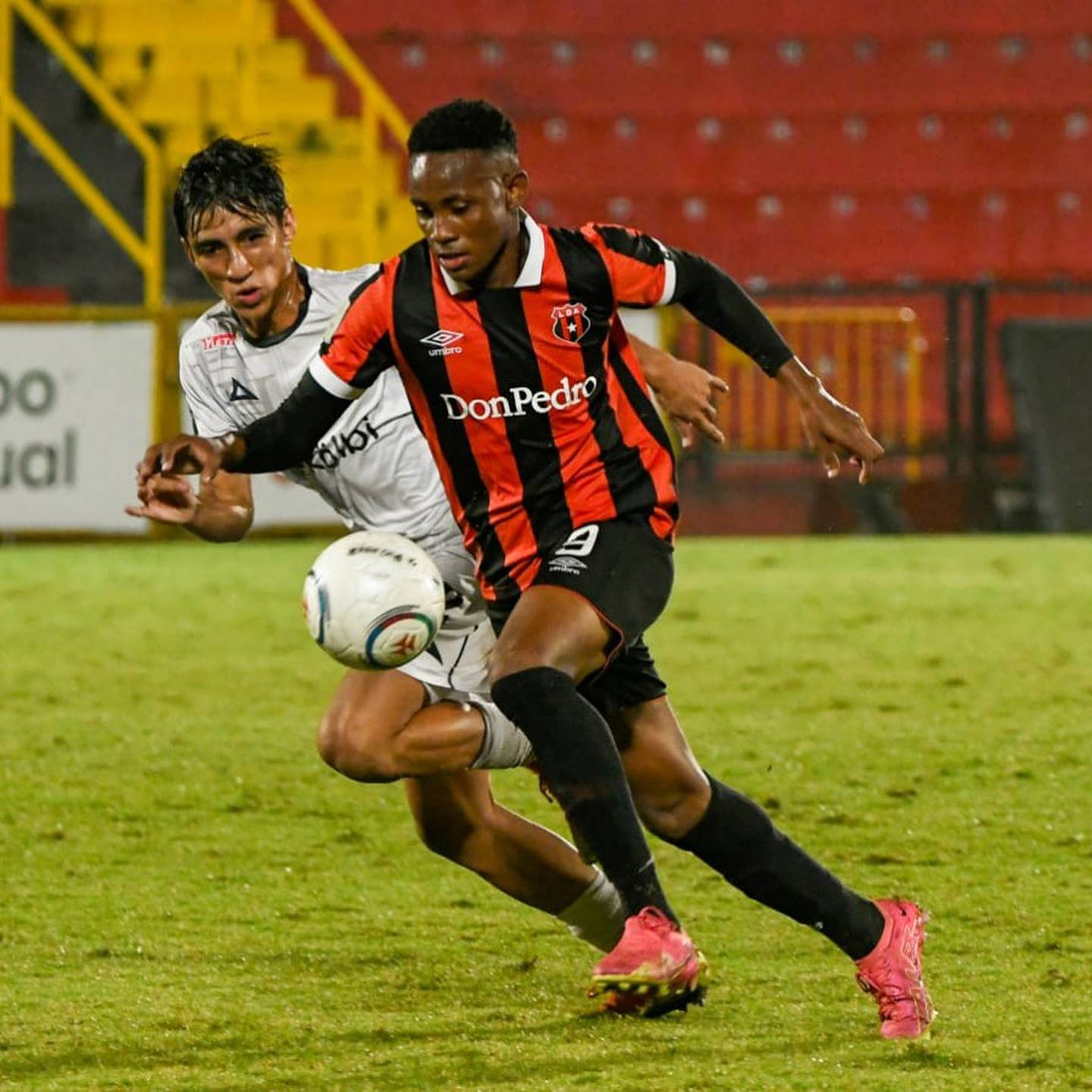Marcus Brown convirtió el segundo gol de Liga Deportiva Alajuelense en la final U-17 contra Herediano.