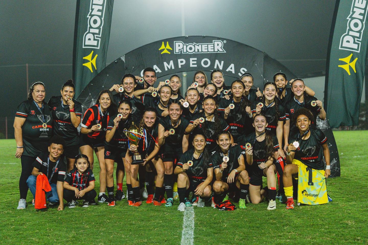 Liga Deportiva Alajuelense ganó por primera vez el campeonato nacional de Alto Rendimiento en el fútbol femenino.