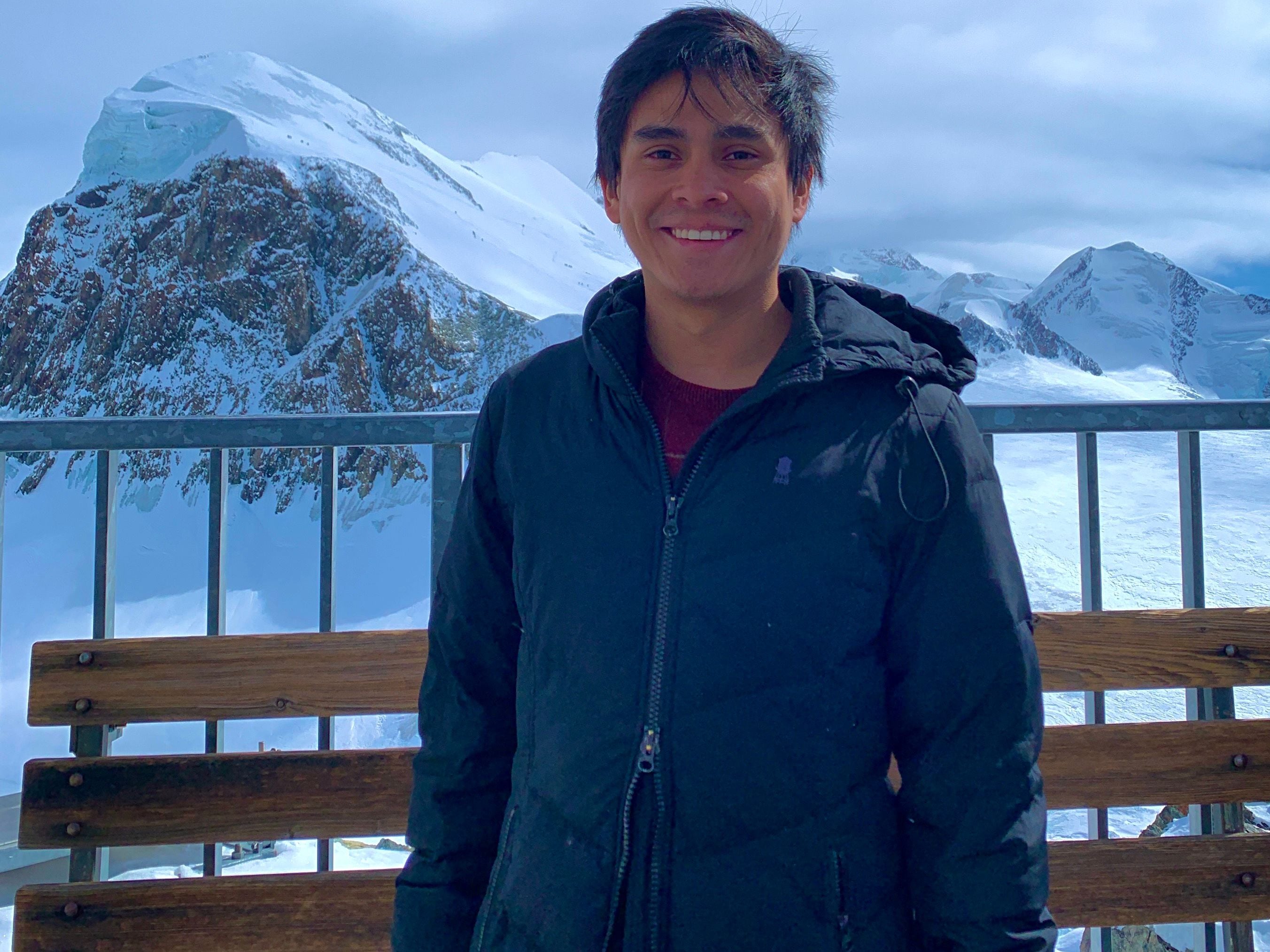 Cada vez que Moisés Salguero viajó por temas de estudio a Estados Unidos y Alemania, aprovechaba las vacaciones para conocer otros lugares. Aquí, en Zermatt, Suiza. Foto: Moisés Salguero para LN