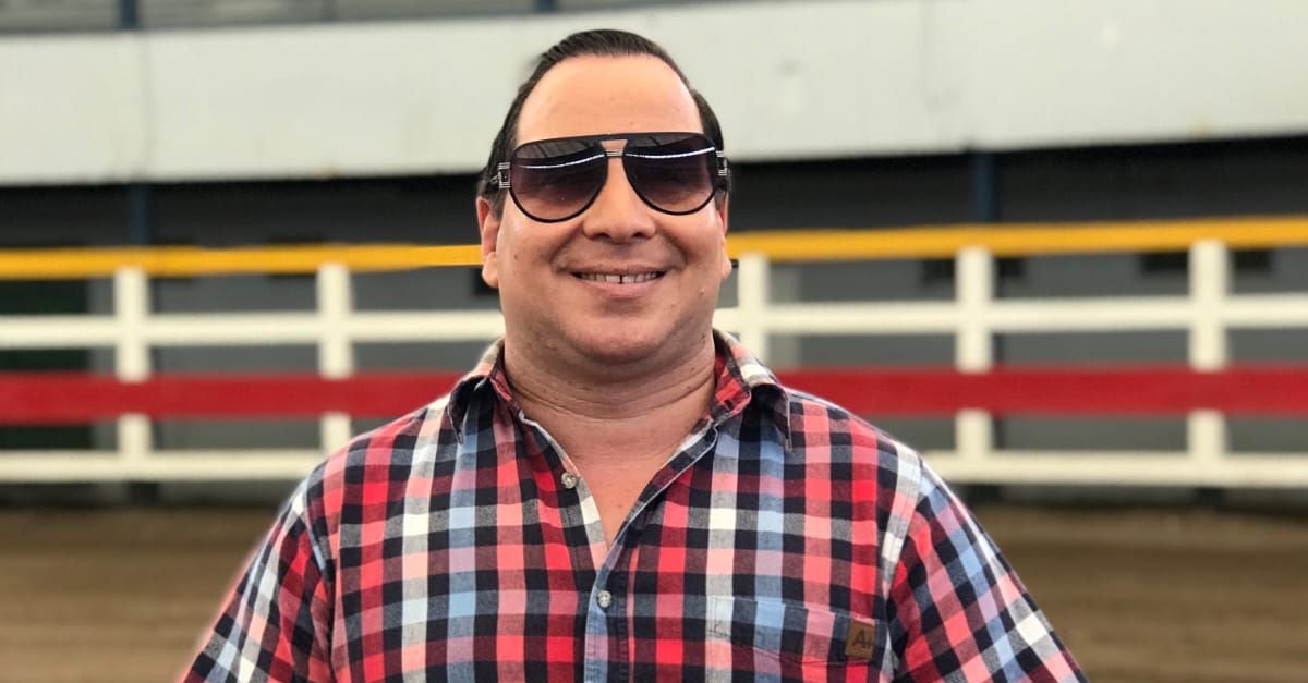 Karel Hernández: el primer artista no vidente fichado por Repretel para las transmisiones de toros