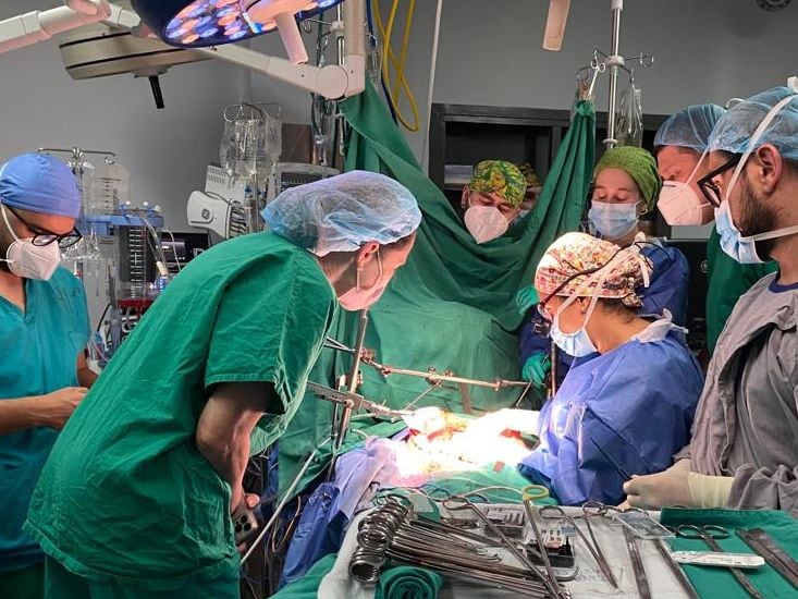 El primer trasplante de hígado en adultos con donador vivo se realizó en Costa Rica el 11 de abril del 2023, en el Hospital Calderón Guardia. Foto: CCSS