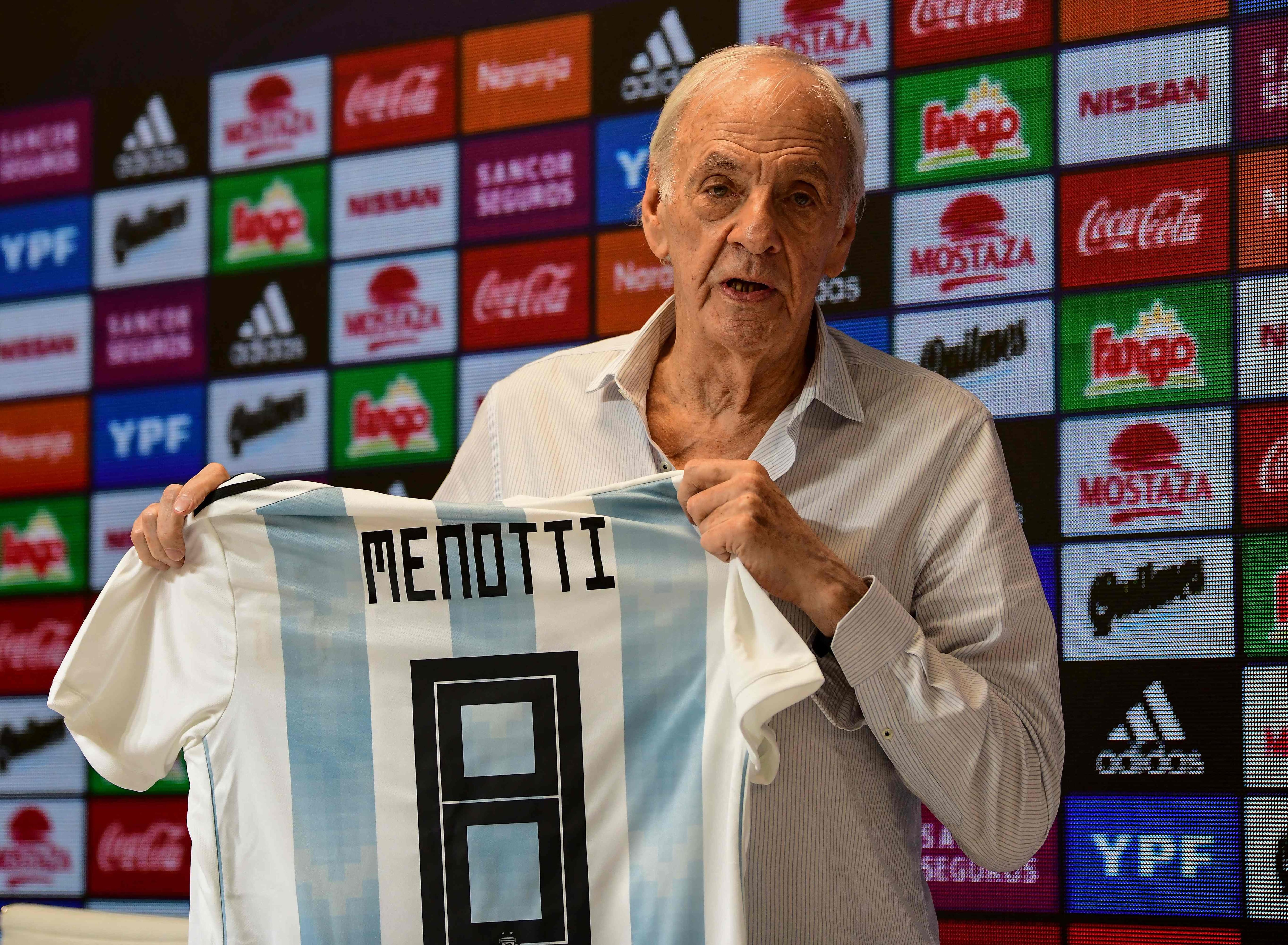 César Luis Menotti se deseempeño como futbolista y entrenador. Desde el 2019 ostentaba el cargo de Director de Selecciones Nacionales en la Asociación de Fútbol Argentino. Foto: AFP