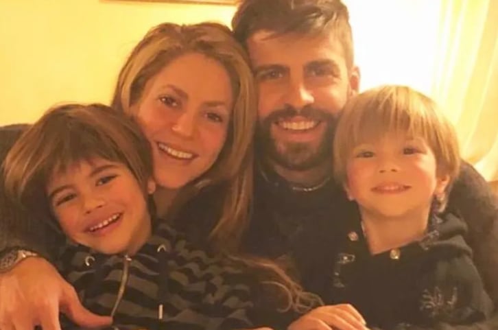 Shakira, PIqué y sus hijos Milan y Sasha en una foto de archivo. Foto: GDA
