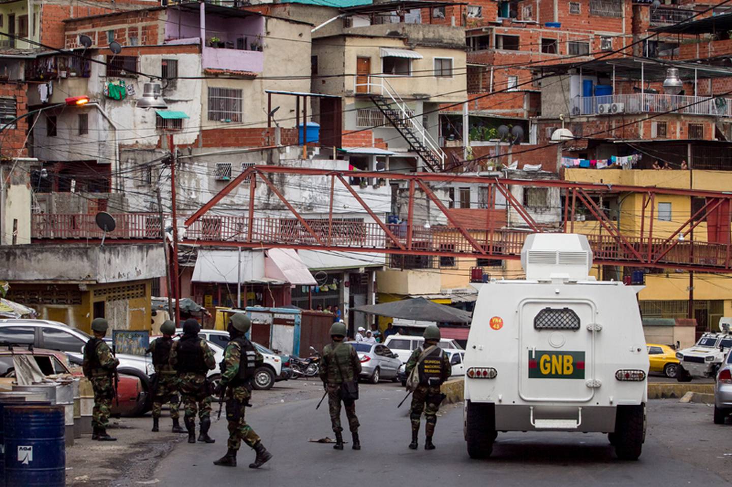 17 fallecidos en ofensiva contra delincuencia en Venezuela La Nación
