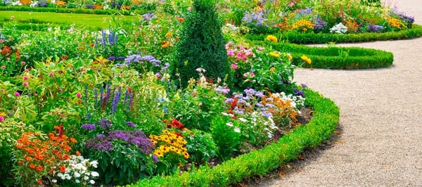   Tener jardines alrededor de la casa o en lugares cercanos mejora la salud mental y emocional de las personas. Foto: Shutterstock 
