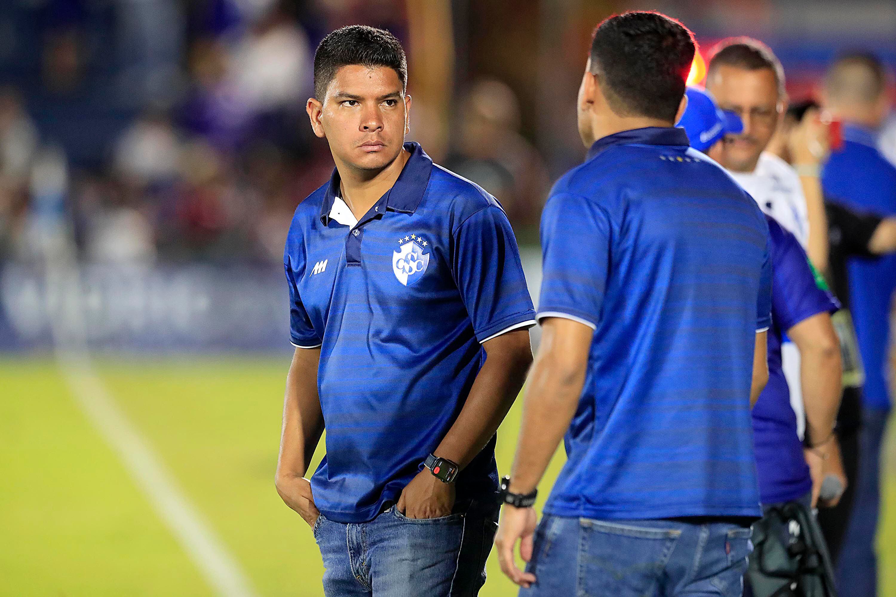Leonardo Vargas, gerente del Cartaginés, explotó y señaló que duda de las autoridades que regulan el fútbol de Costa Rica. 
