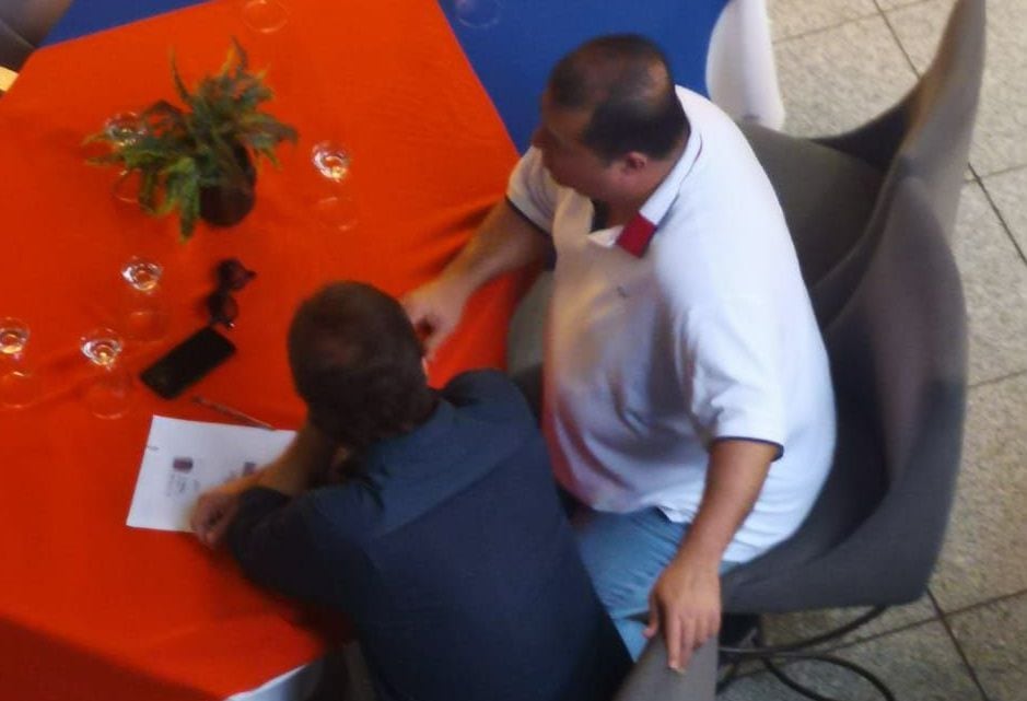 Empresario investigado por lavado participó en asamblea de Aquí Costa Rica  Manda | La Nación
